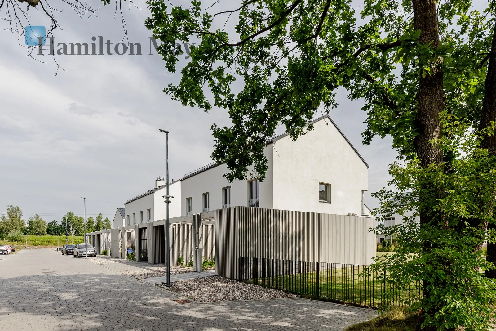 Region: Klarysew Distance to centre: 15.1 km Price: 15000 PLN Bedrooms: 4 - slider