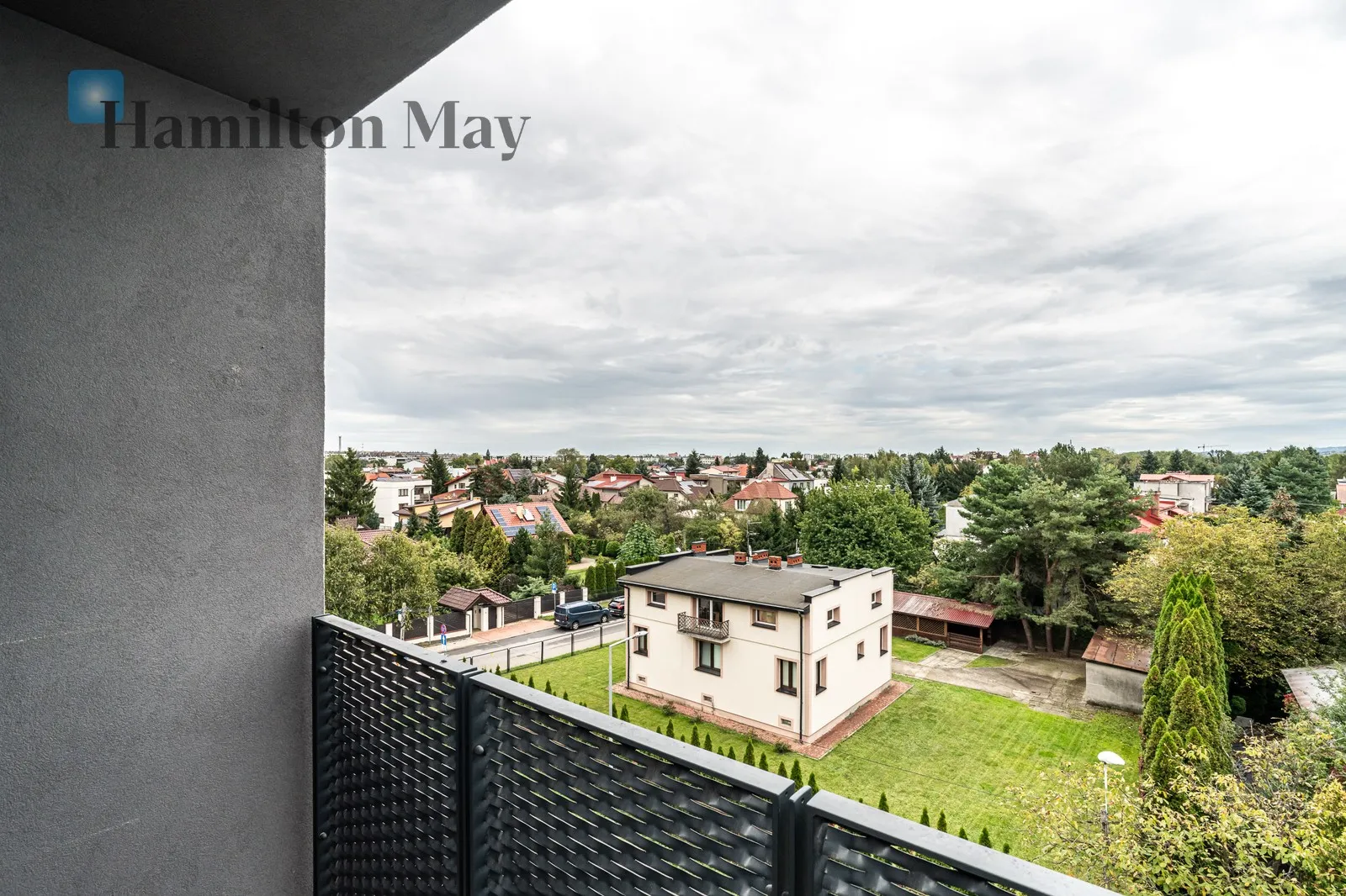 Distance to centre: 4.33 km Level: 4 Price: 3300 PLN Bedrooms: 1 Bathrooms: 1 Size: 34m2 - slider