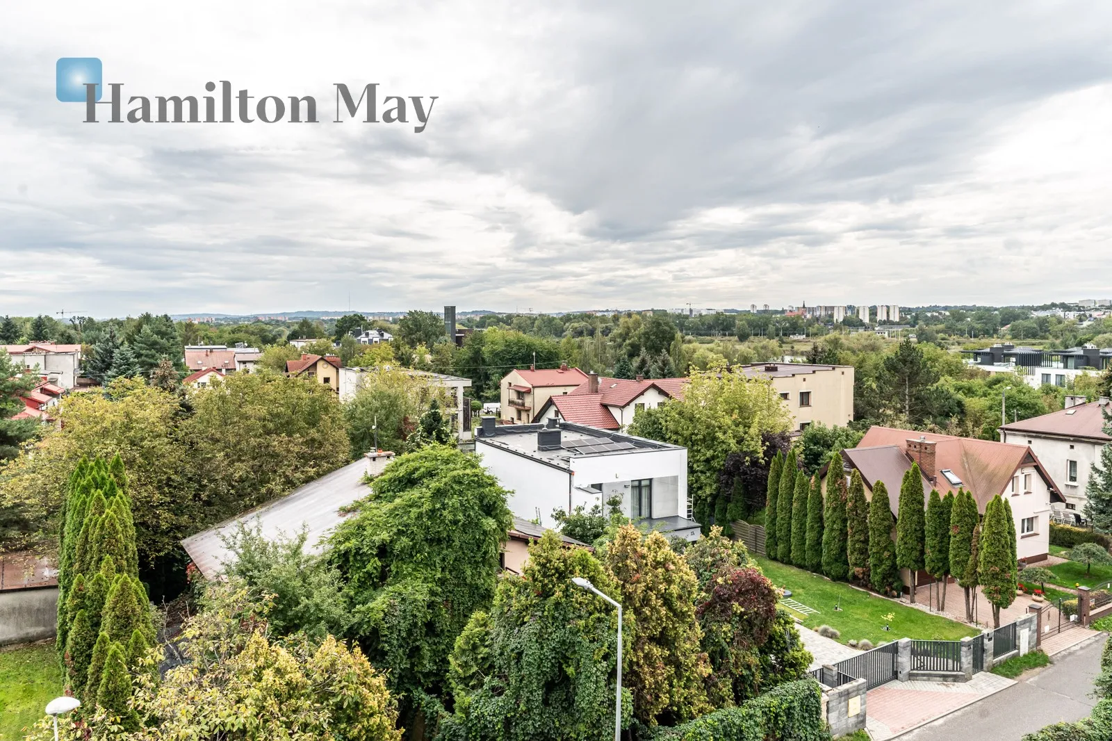 Street: Żołnierska Region: Podgórze Distance to centre: 4.33 km Level: 4 Price: 3300 PLN - slider