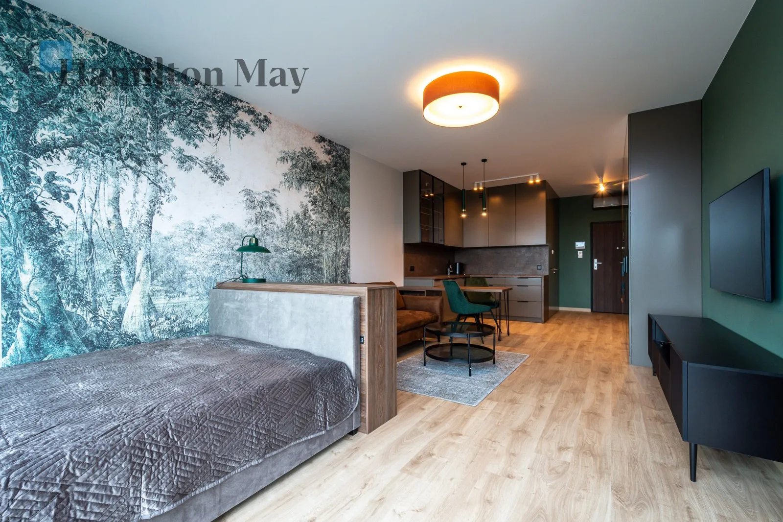 Level: 7 Price: 3200 PLN Bedrooms: 0 - slider