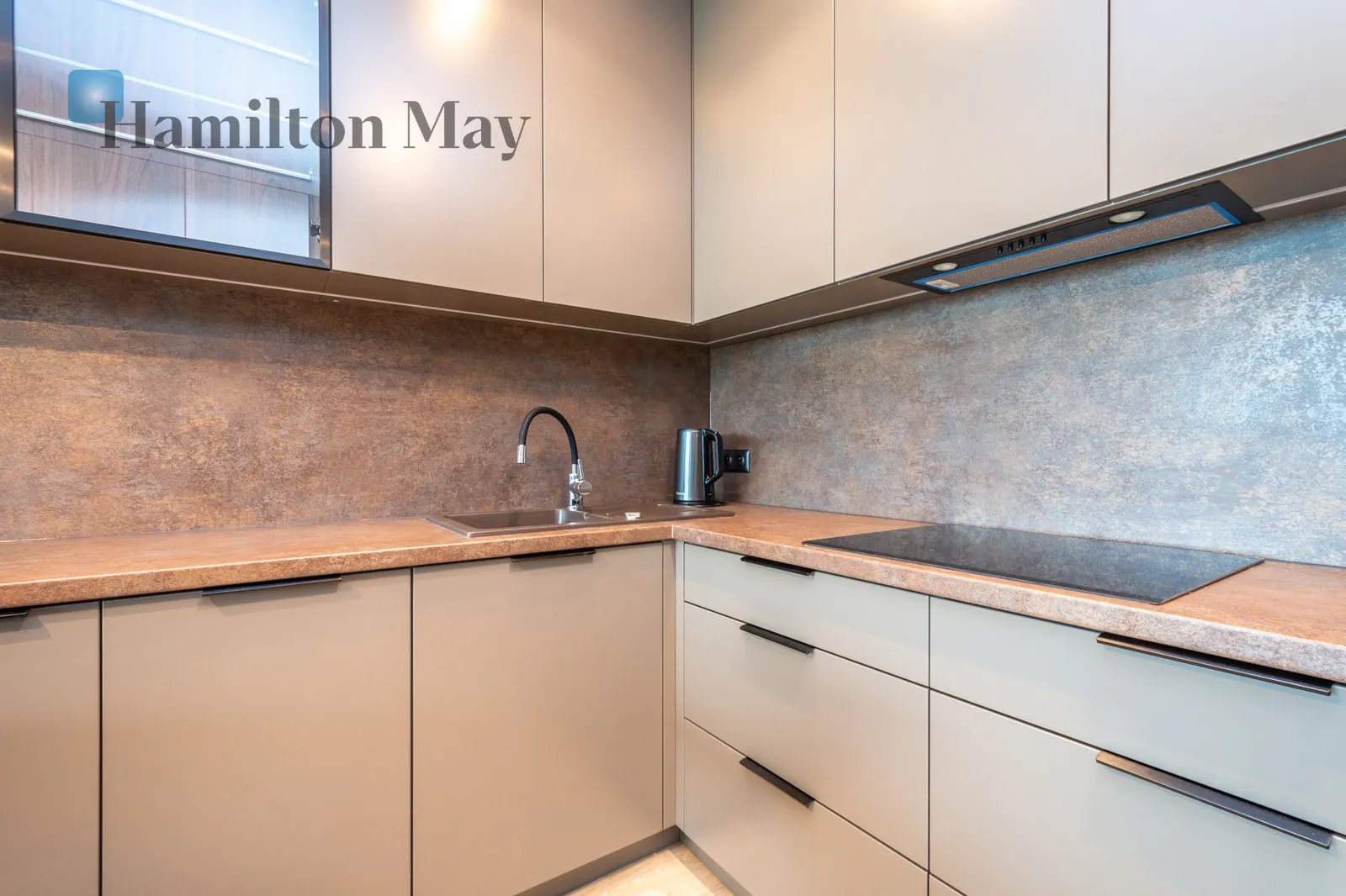 Price: 3200 PLN Bedrooms: 0 Bathrooms: 1 Size: 41m2 - slider