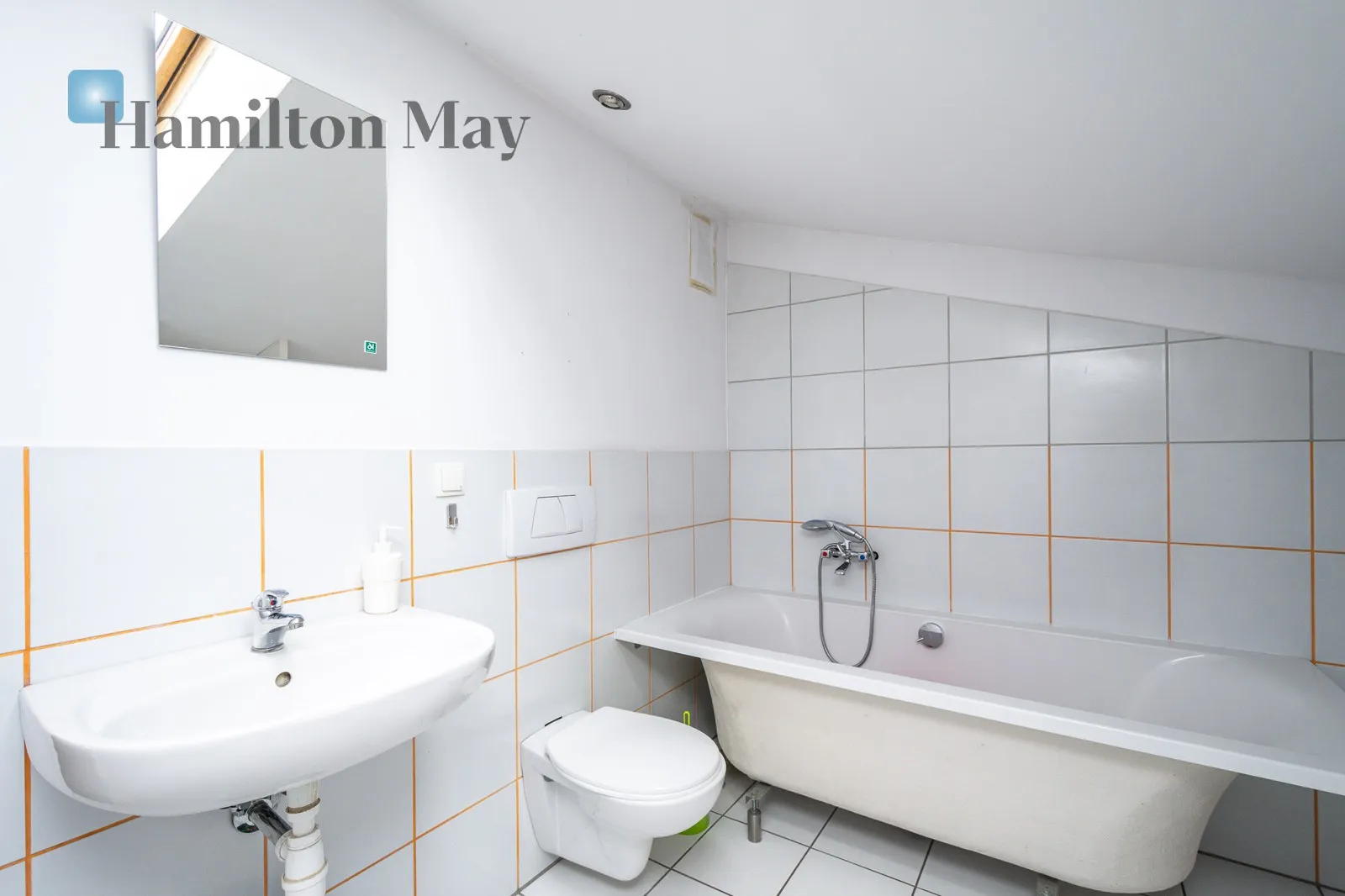 Region: Grzegórzki Distance to centre: 2.34 km Level: 3 Price: 3400 PLN Bedrooms: null Bathrooms: null Plot size: nullm2 - slider