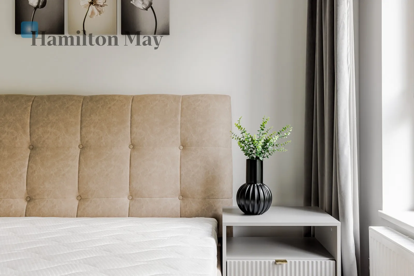 Street: Ludwiki Region: Wola Subregion: Czyste Distance to centre: 3.24 km Level: 2 Price: 4300 PLN Bedrooms: 1 Bathrooms: 1 - slider