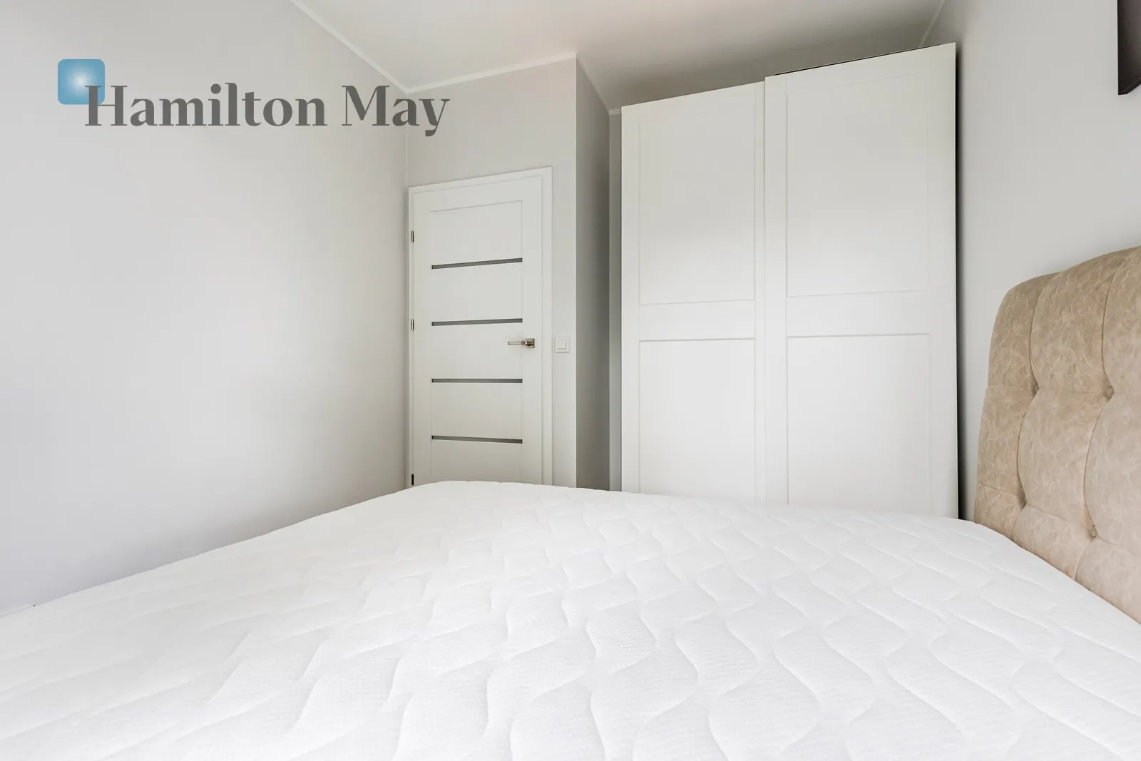 Region: Wola Subregion: Czyste Distance to centre: 3.24 km Level: 2 Price: 4300 PLN Bedrooms: 1 Bathrooms: 1 Size: 41.57m2 - slider