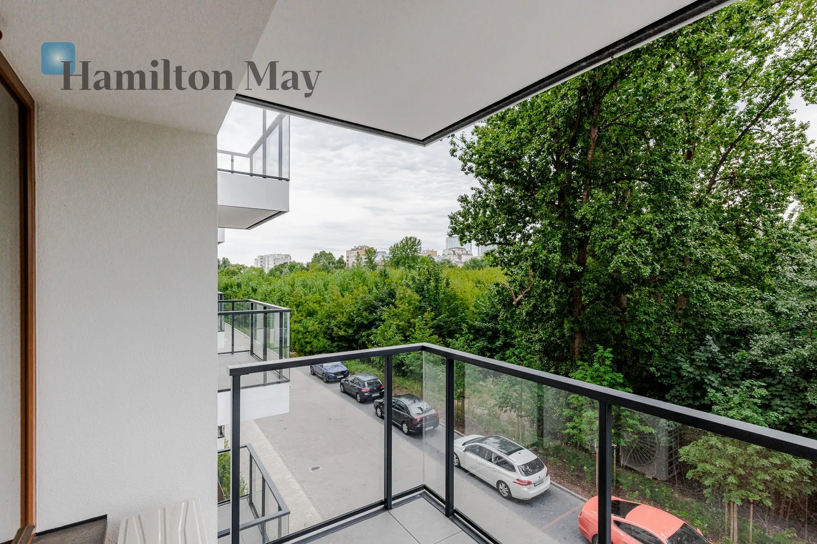 Street: Ludwiki Region: Wola Subregion: Czyste Distance to centre: 3.24 km Level: 2 Price: 4300 PLN Bedrooms: 1 - slider