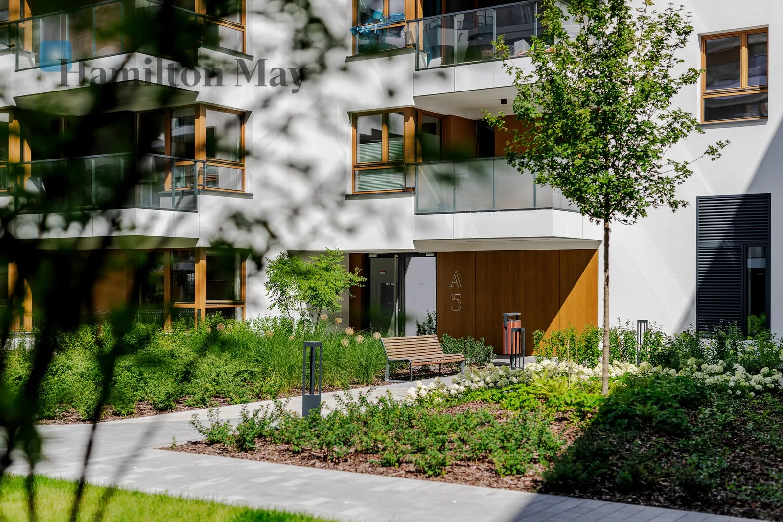 Level: 2 Price: 4300 PLN Bedrooms: 1 Bathrooms: 1 Size: 41.57m2 Price/m2: 103 PLN - slider