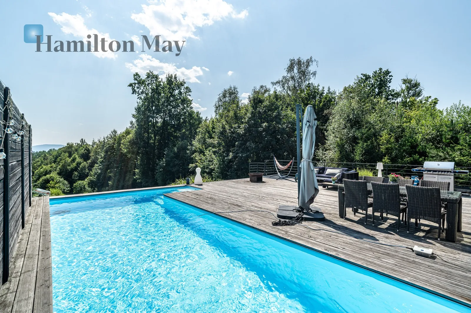 Villa in Mogilany with a heated pool and panoramic mountain views - slider