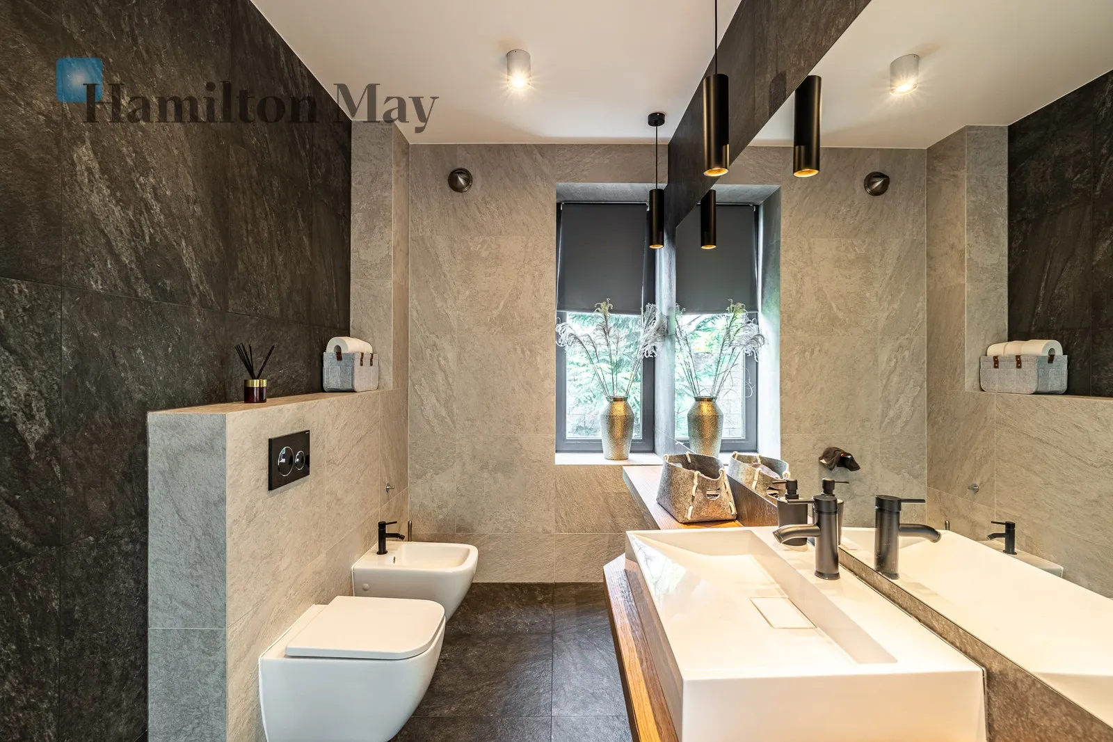 Plot size: 10000m2 Price/m2: 10976 PLN - slider