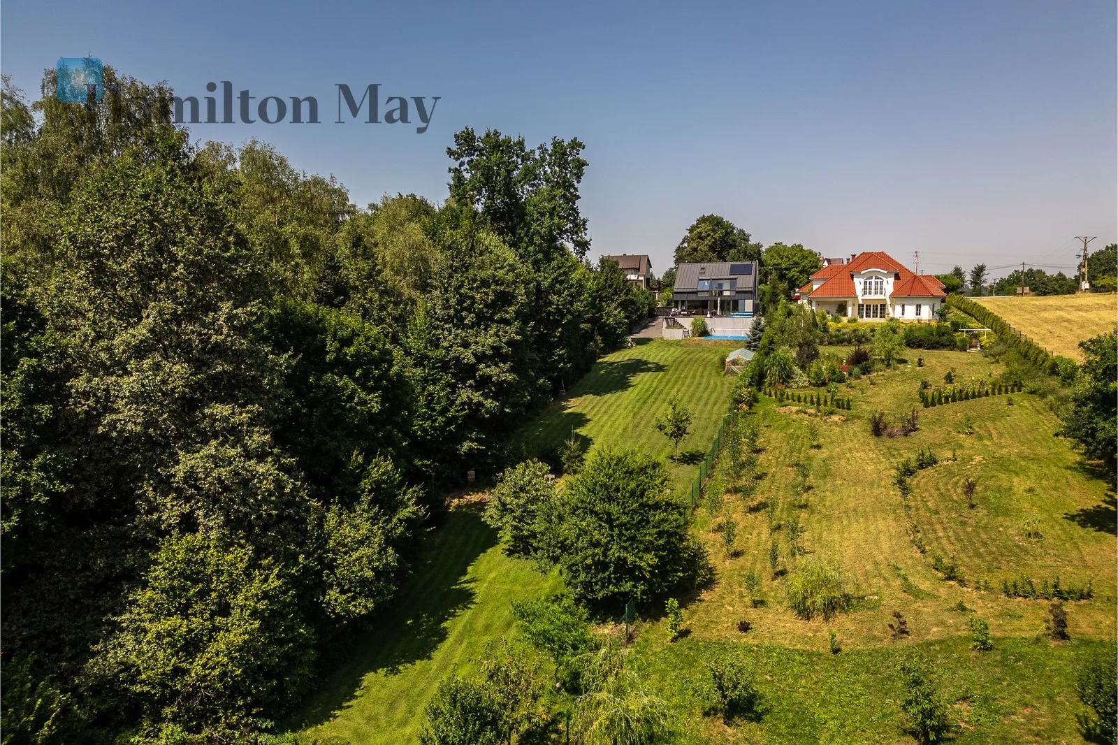 Villa in Mogilany with a heated pool and panoramic mountain views - slider
