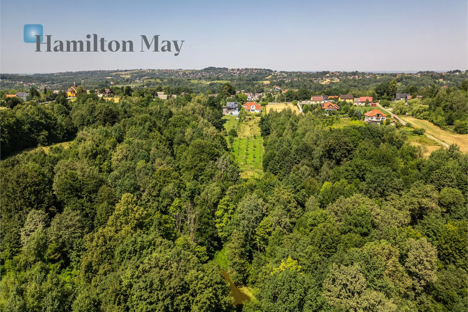 Villa in Mogilany with a heated pool and panoramic mountain views - slider
