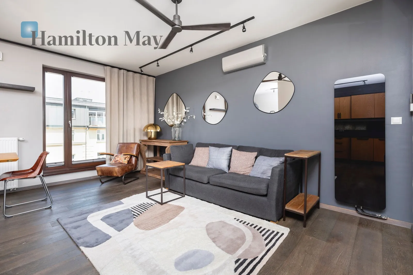 City: Kraków Street: Tadeusza Kościuszki Region: Zwierzyniec Subregion: Salwator Distance to centre: 1.28 km Level: 4 Price: 6500 PLN Bedrooms: 2 Bathrooms: 2 Size: 91m2 Price/m2: 71 PLN - slider