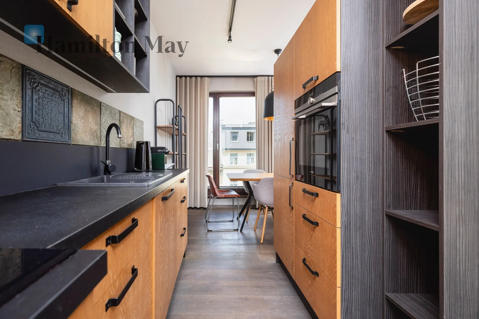 Subregion: Salwator Distance to centre: 1.28 km Level: 4 Price: 6500 PLN Bedrooms: 2 Bathrooms: 2 Size: 91m2 Price/m2: 71 PLN - slider