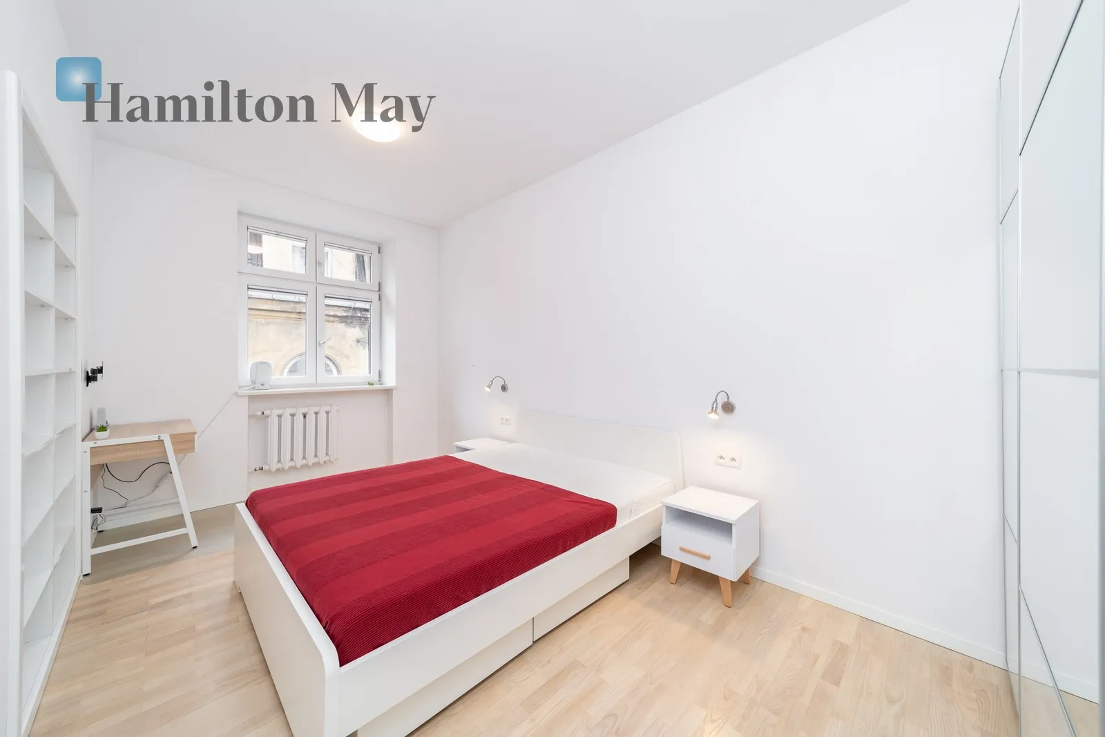 Street: Józefa Region: Stare Miasto Subregion: Kazimierz Distance to centre: 1.38 km Level: 2 Price: 3700 PLN Bedrooms: 2 Bathrooms: 1 Size: 56m2 - slider