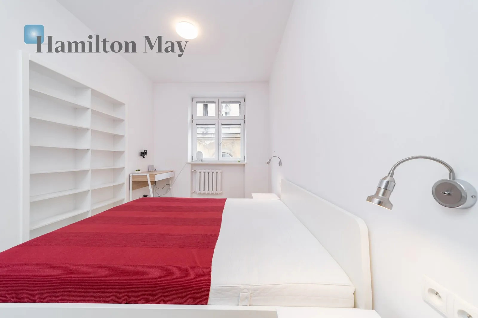 Region: Stare Miasto Subregion: Kazimierz Distance to centre: 1.38 km Level: 2 Price: 3700 PLN Bedrooms: 2 Bathrooms: 1 Size: 56m2 Price/m2: 66 PLN - slider