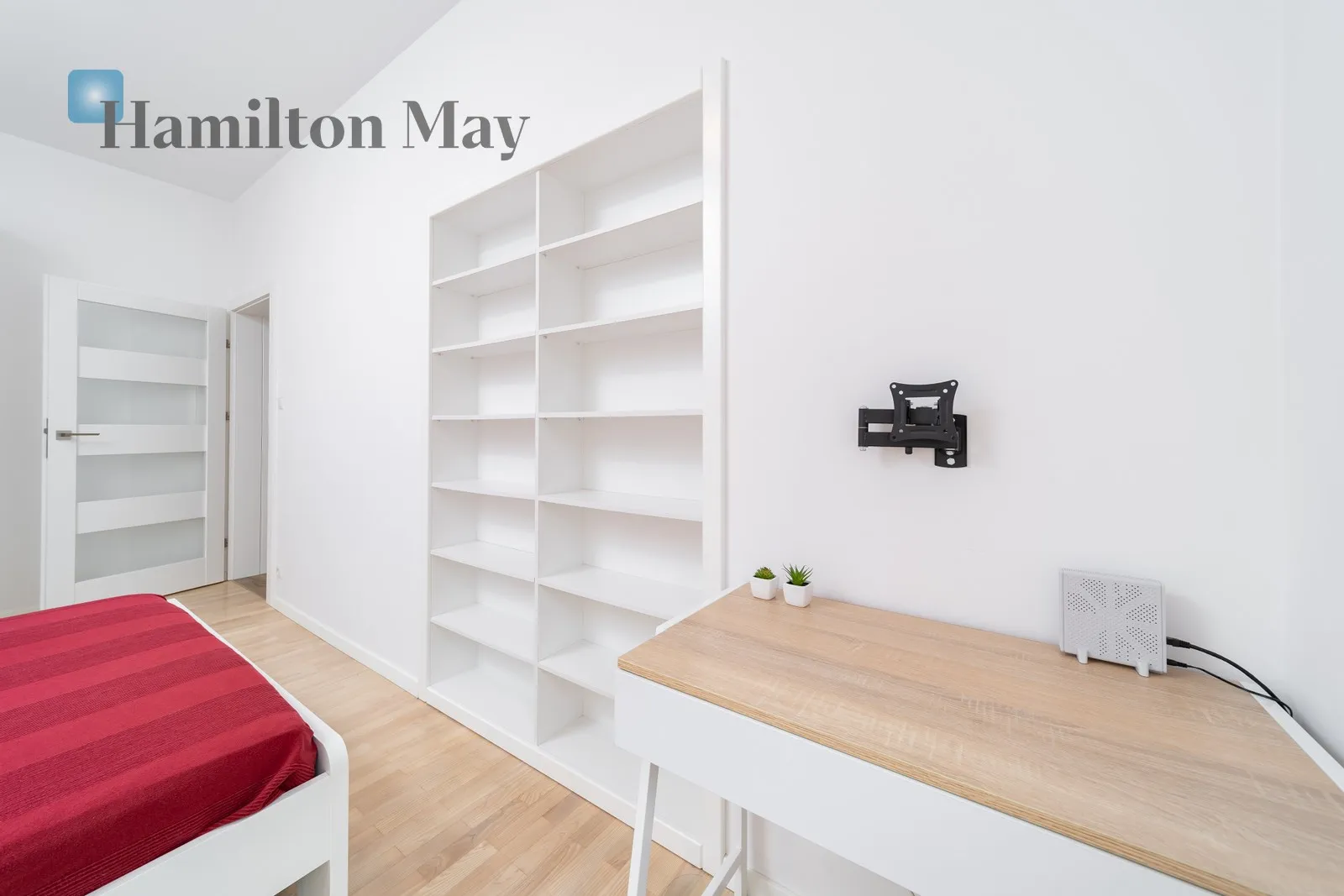 Street: Józefa Region: Stare Miasto Subregion: Kazimierz Distance to centre: 1.38 km Level: 2 Price: 3700 PLN Bedrooms: 2 Bathrooms: 1 - slider