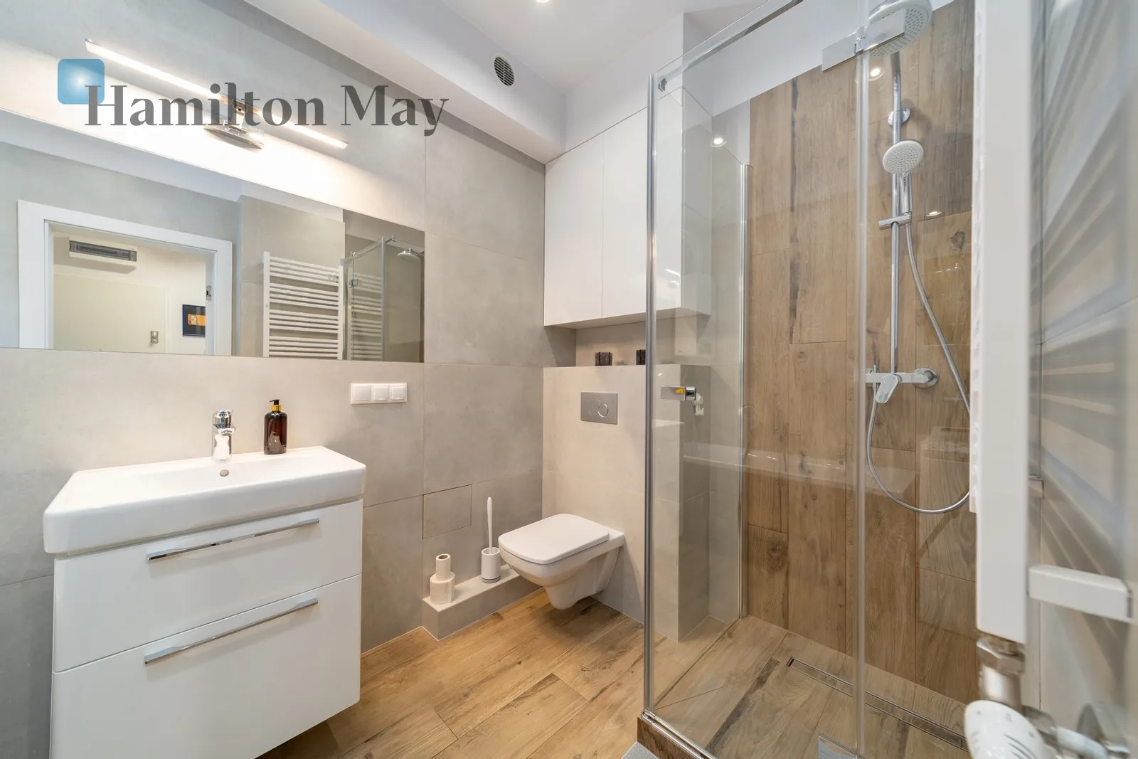 Subregion: Kazimierz Distance to centre: 1.38 km Level: 2 Price: 3700 PLN Bedrooms: 2 Bathrooms: 1 Size: 56m2 - slider