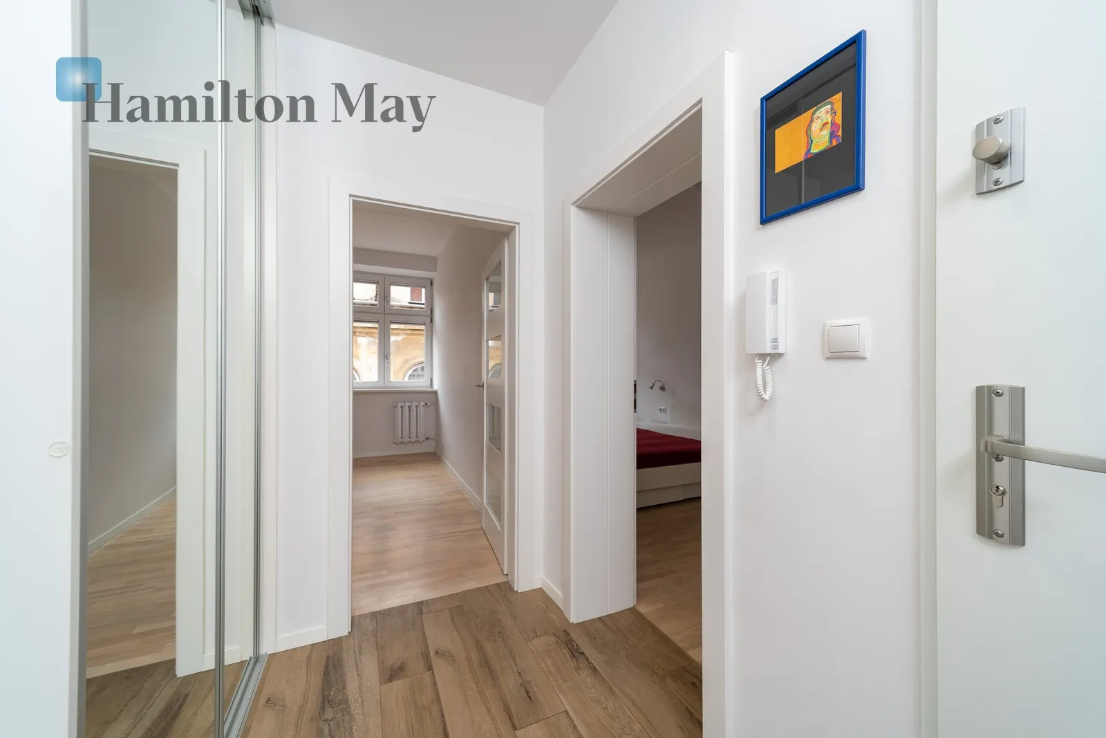 Street: Józefa Region: Stare Miasto Subregion: Kazimierz Distance to centre: 1.38 km Level: 2 Price: 3700 PLN Bedrooms: 2 - slider