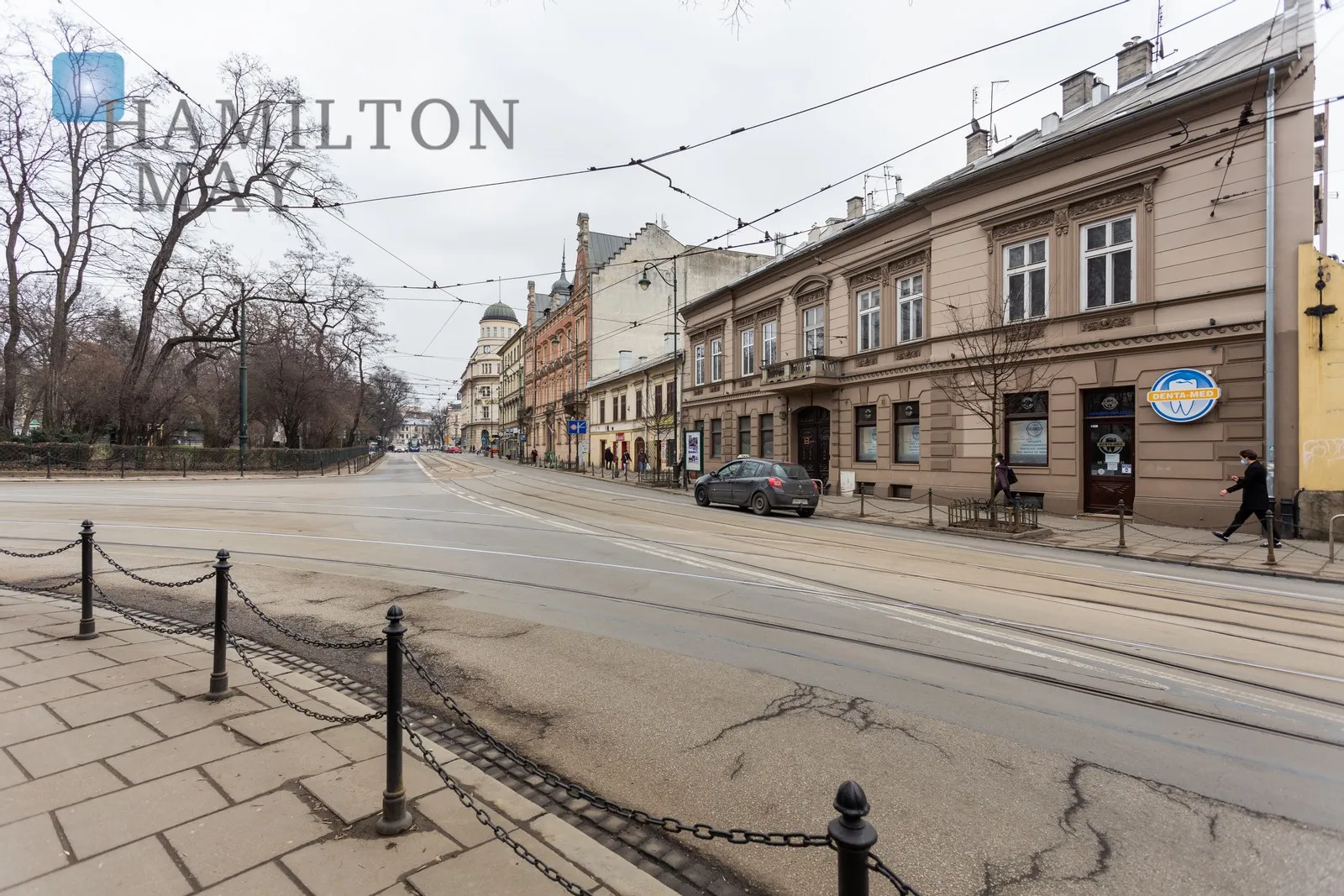 Distance to centre: 0.43 km Level: 2 Price: 4000 PLN Bedrooms: 2 Bathrooms: 1 - slider
