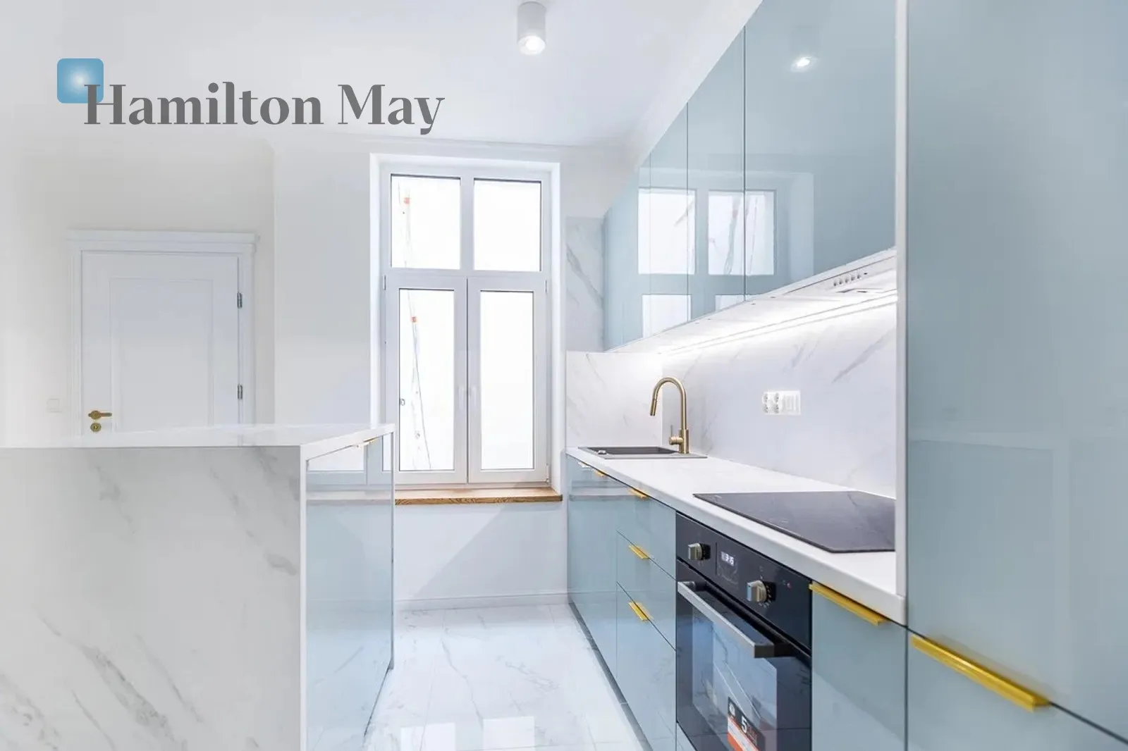 City: Kraków Street: plac Wolnica Region: Stare Miasto Distance to centre: 1.56 km Level: 3 Price: 1837500 PLN Bedrooms: 2 Bathrooms: 1 Size: 76m2 - slider