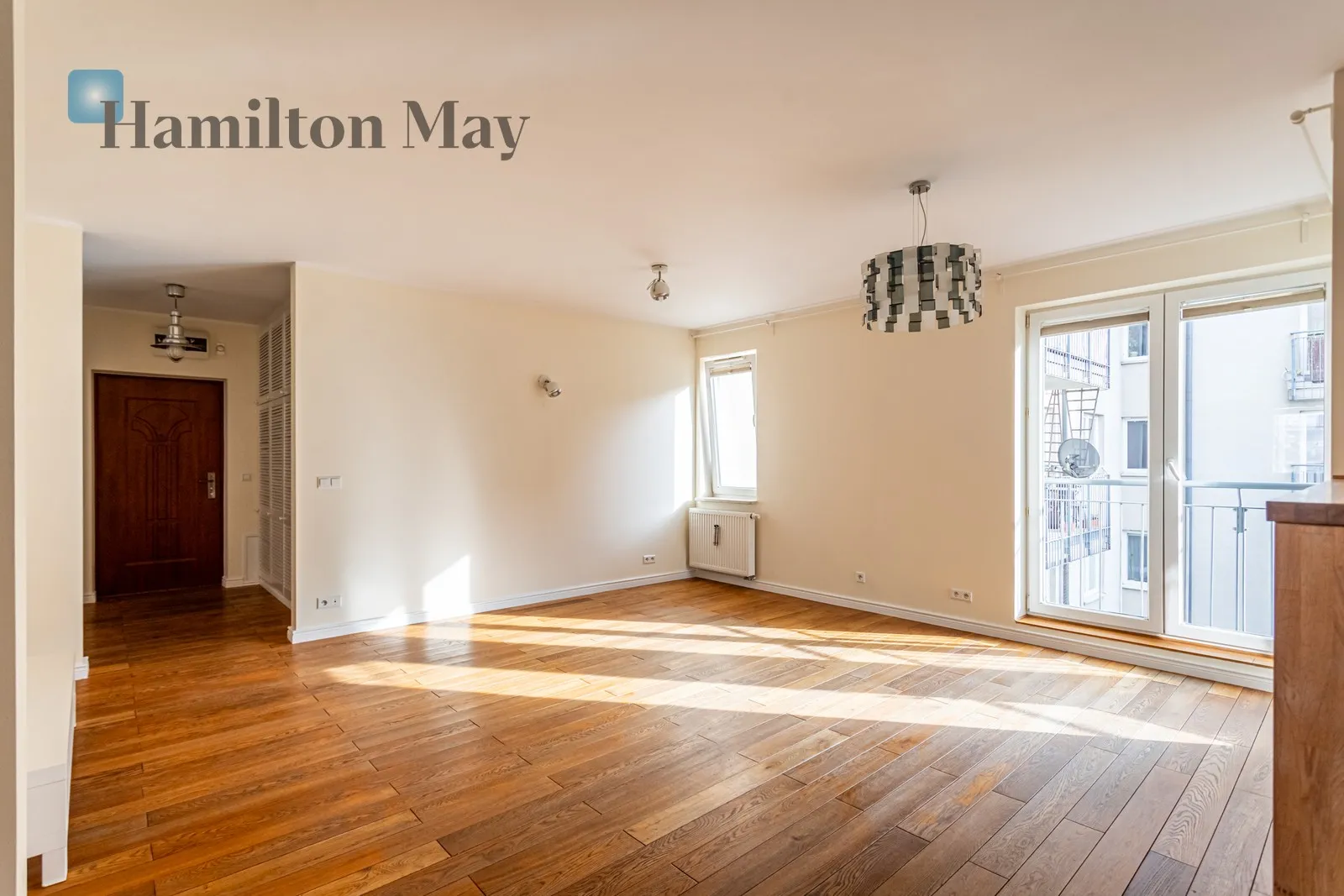 City: Warszawa Street: Tarchomińska Region: Praga-Północ Subregion: Szmulowizna Distance to centre: 3.83 km Level: 5 Price: 7000 PLN Bedrooms: 3 - slider