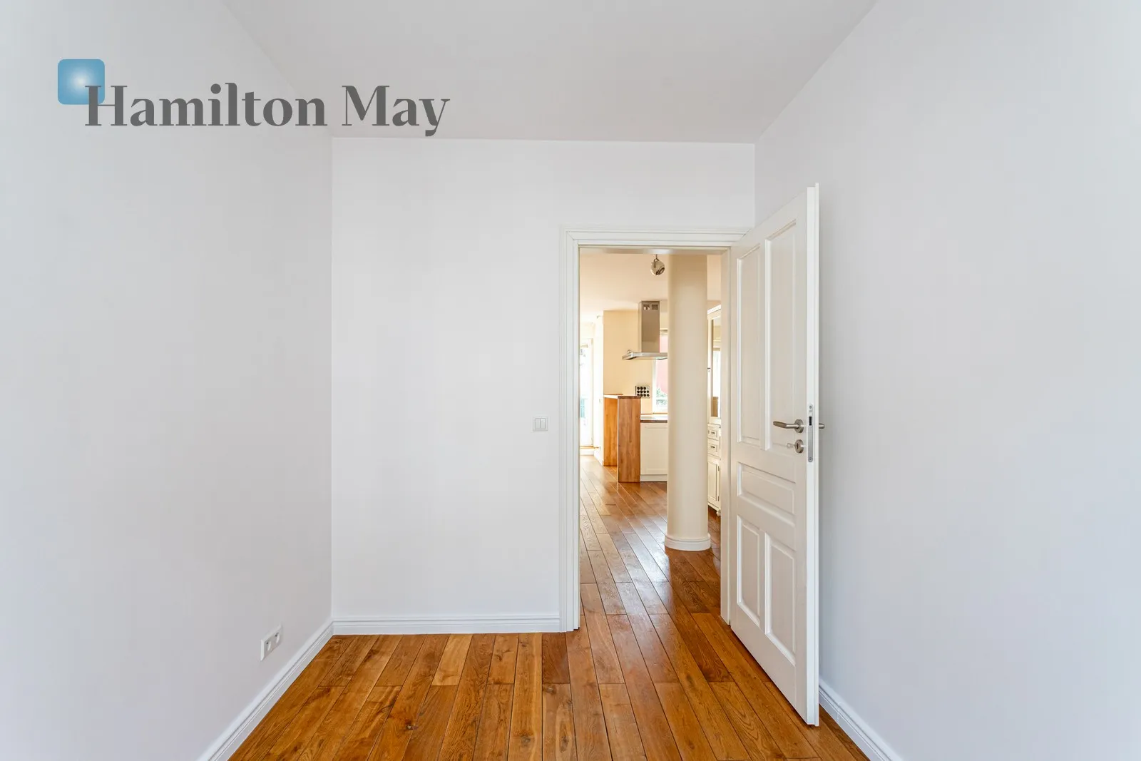 Street: Tarchomińska Region: Praga-Północ Subregion: Szmulowizna Distance to centre: 3.83 km Level: 5 - slider