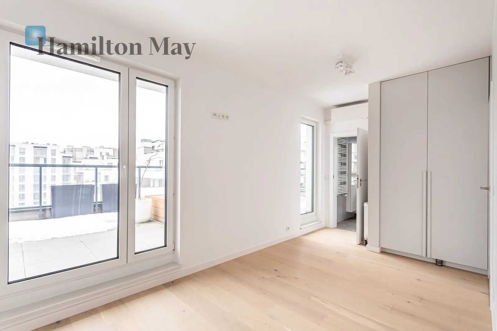 Jasne, przestronne mieszkanie z obszernym tarasem w inwestycji "Osiedle Bokserska 71" - slider