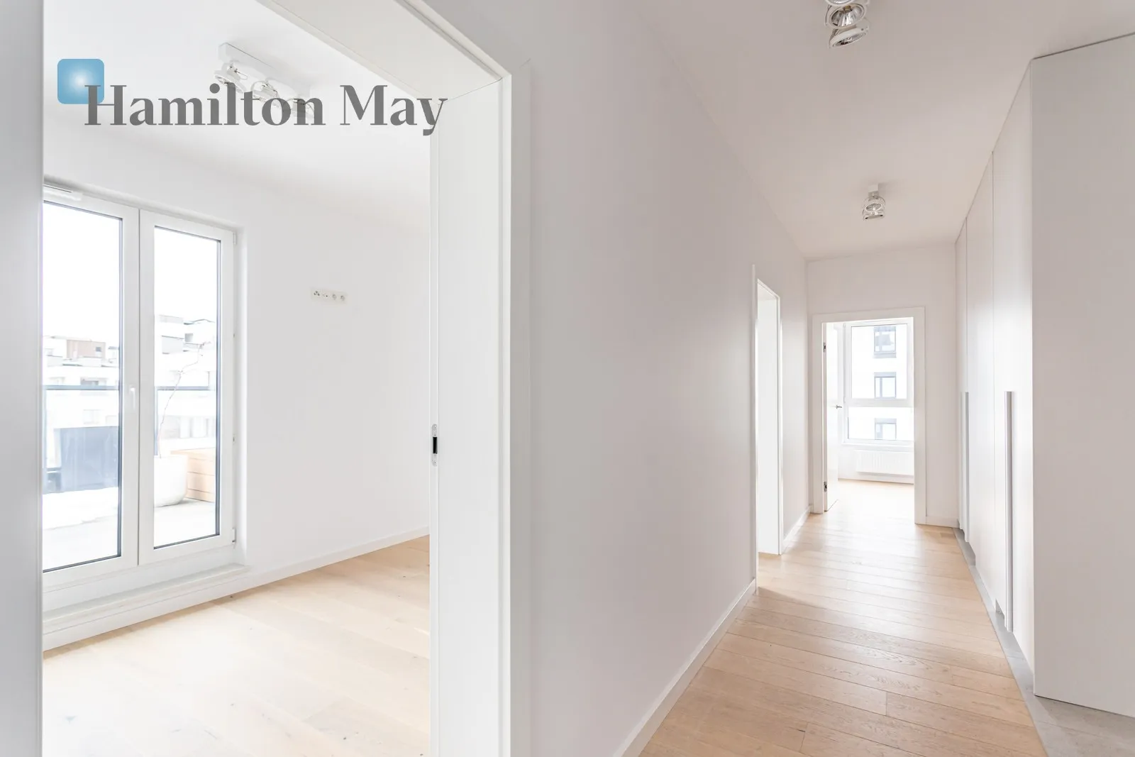 Jasne, przestronne mieszkanie z obszernym tarasem w inwestycji "Osiedle Bokserska 71" - slider