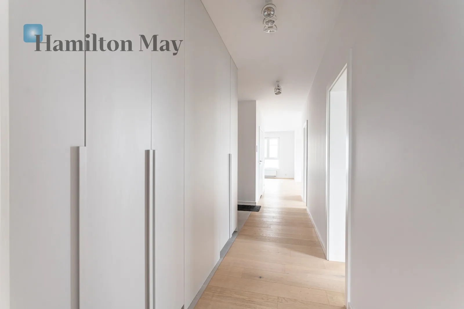 Jasne, przestronne mieszkanie z obszernym tarasem w inwestycji "Osiedle Bokserska 71" - slider