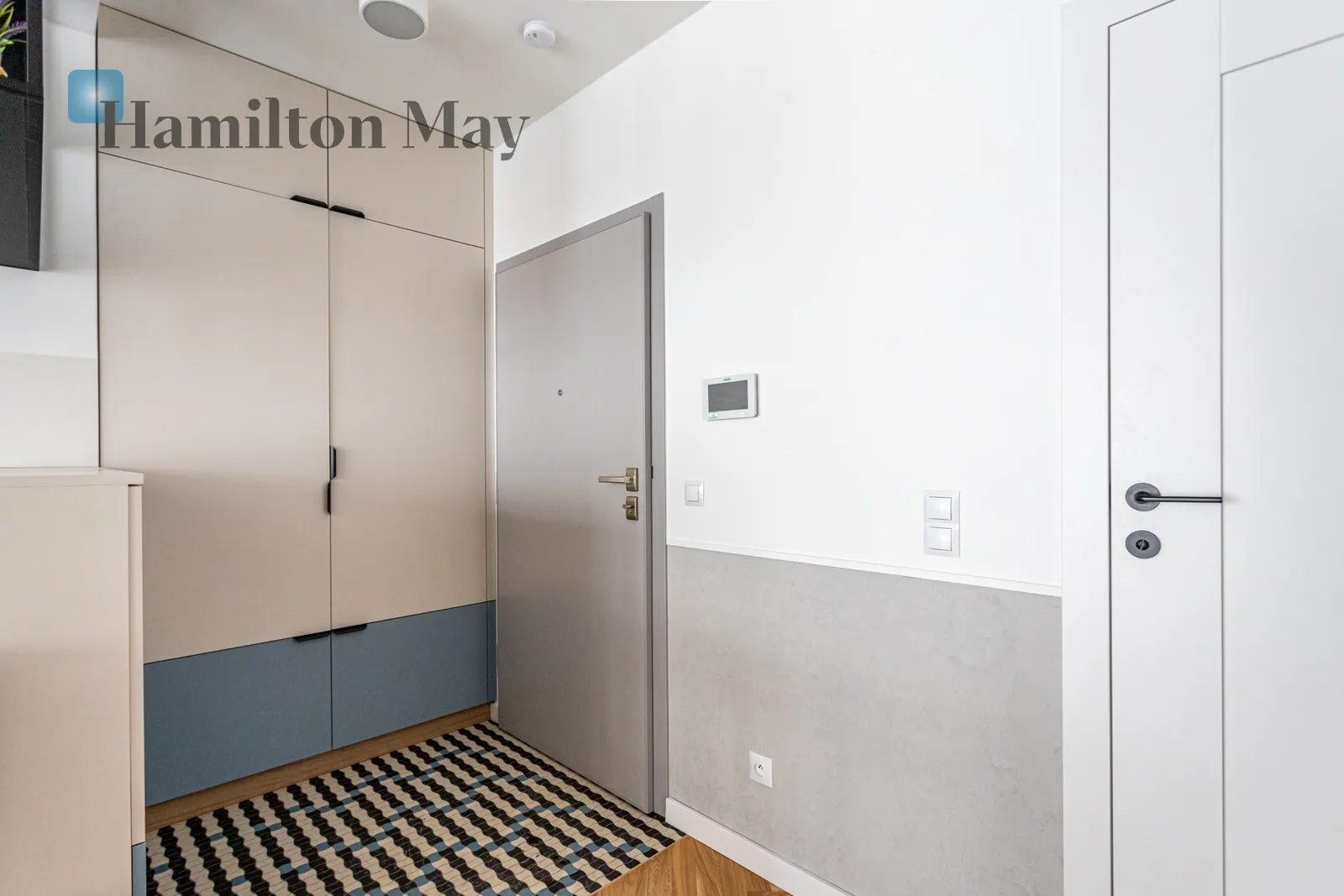 Сучасна 2-кімнатна квартира з гардеробною | Прага-Пулноц | Вулиця Конопацька | Біля метро - slider