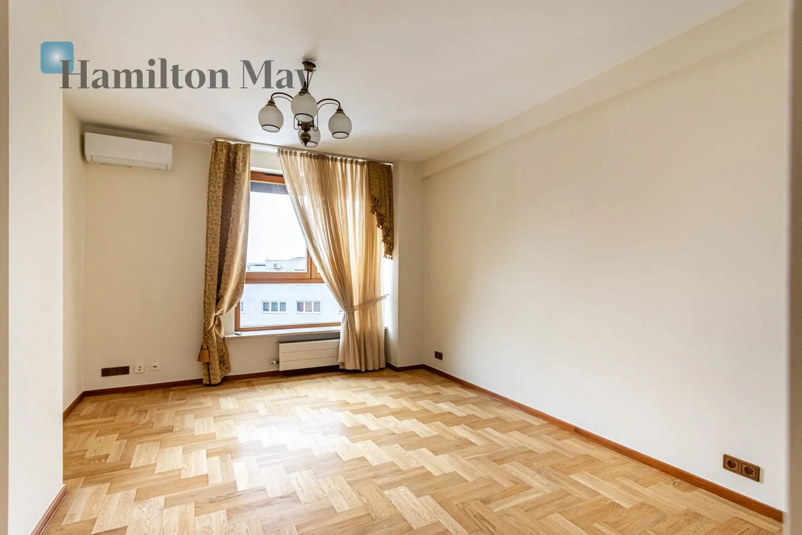 Wygodny penthouse z pięknym tarasem w okolicach centrum handlowego Arkadia - slider