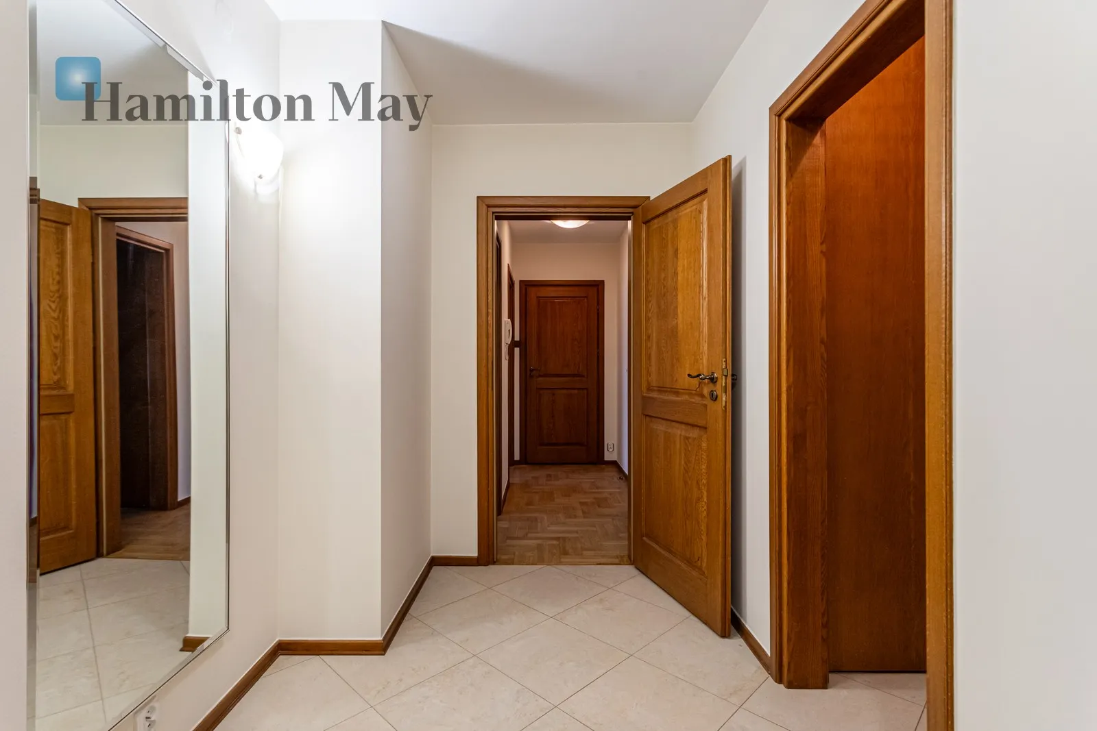 Wygodny penthouse z pięknym tarasem w okolicach centrum handlowego Arkadia - slider