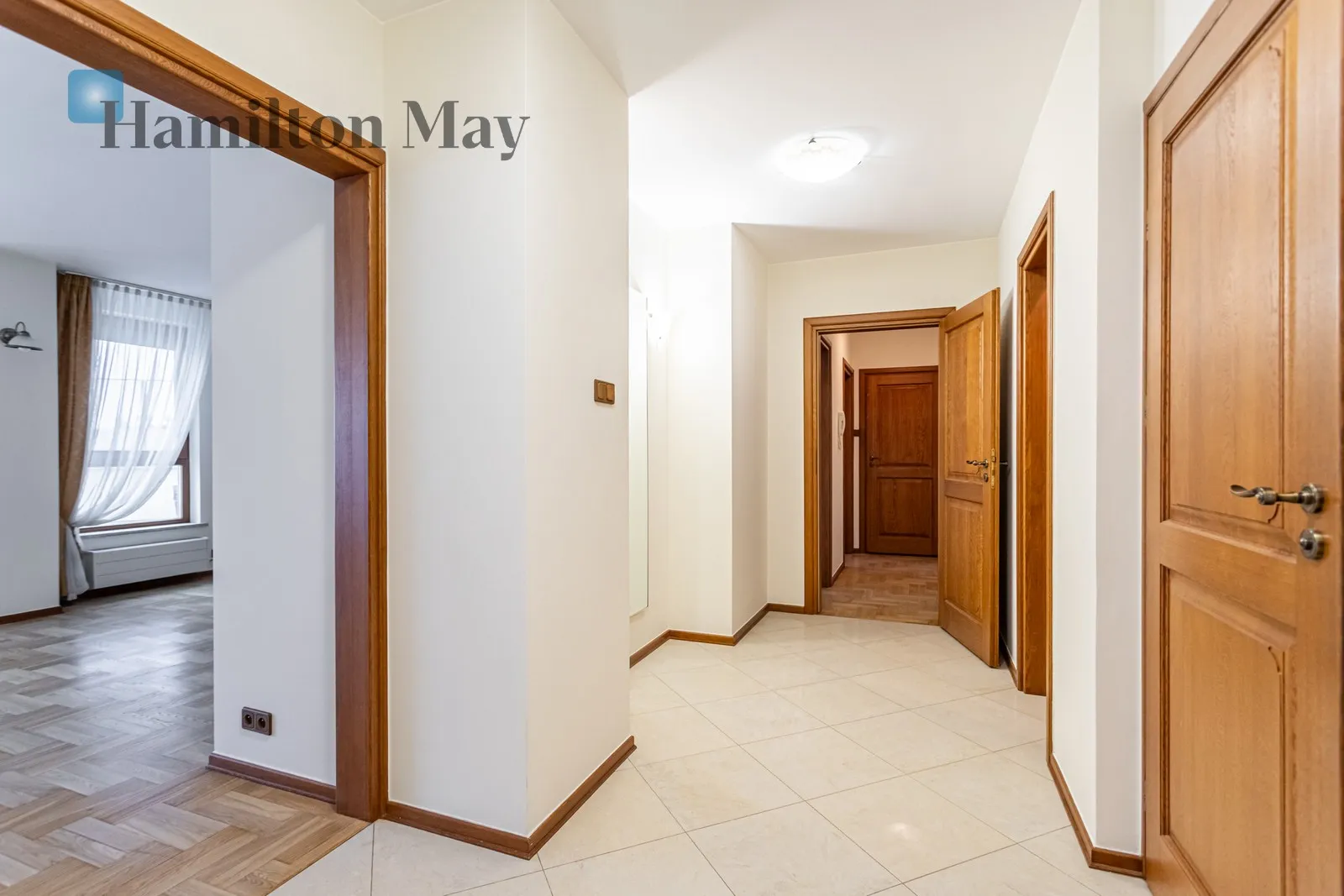 Wygodny penthouse z pięknym tarasem w okolicach centrum handlowego Arkadia - slider