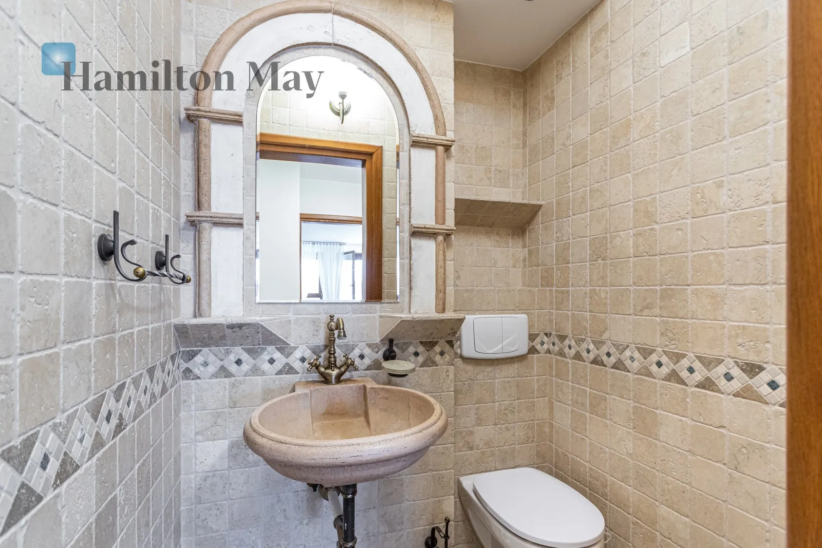 Wygodny penthouse z pięknym tarasem w okolicach centrum handlowego Arkadia - slider