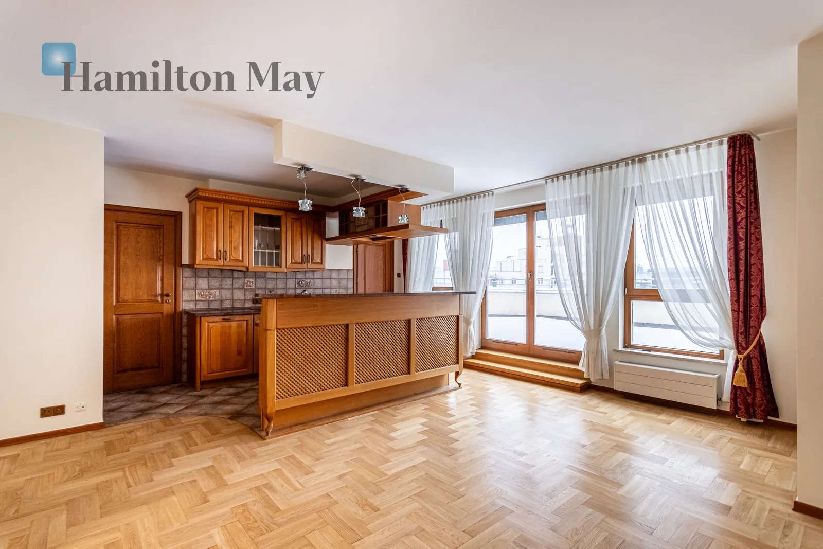 Wygodny penthouse z pięknym tarasem w okolicach centrum handlowego Arkadia - slider