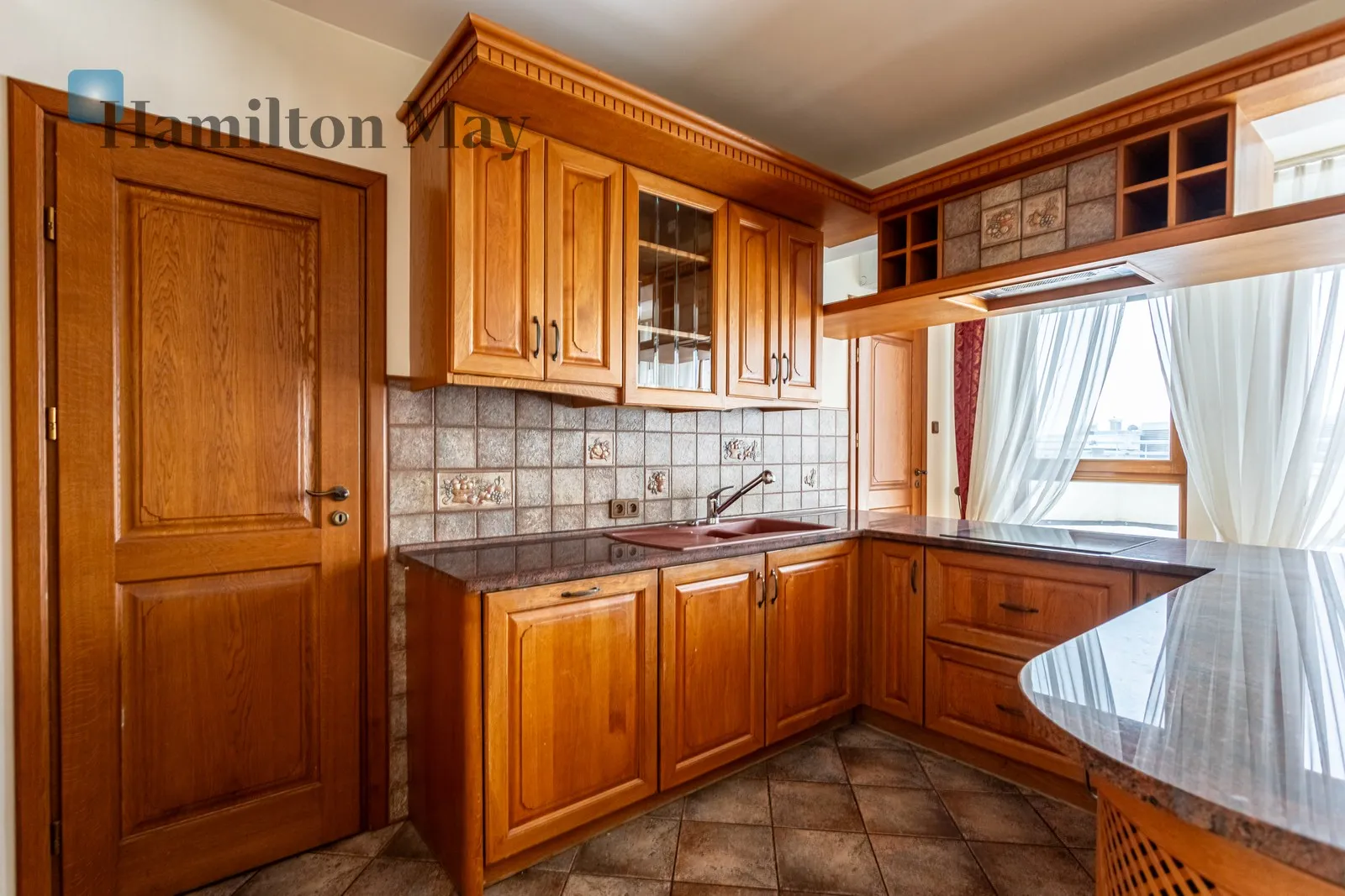 Wygodny penthouse z pięknym tarasem w okolicach centrum handlowego Arkadia - slider