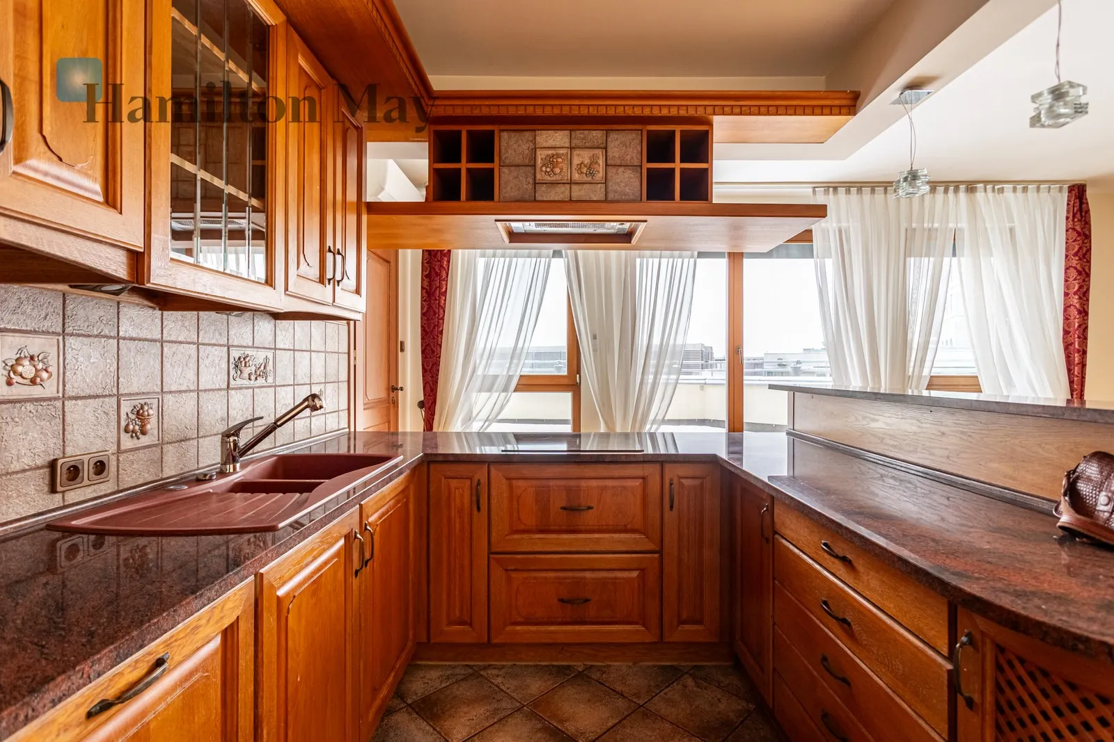 Wygodny penthouse z pięknym tarasem w okolicach centrum handlowego Arkadia - slider