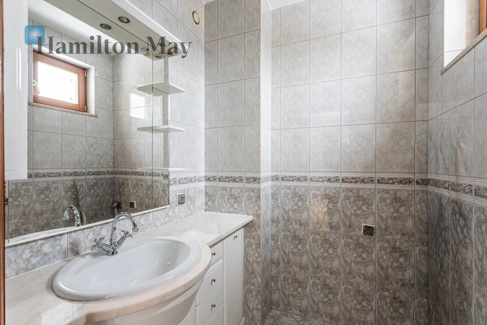 Wygodny penthouse z pięknym tarasem w okolicach centrum handlowego Arkadia - slider