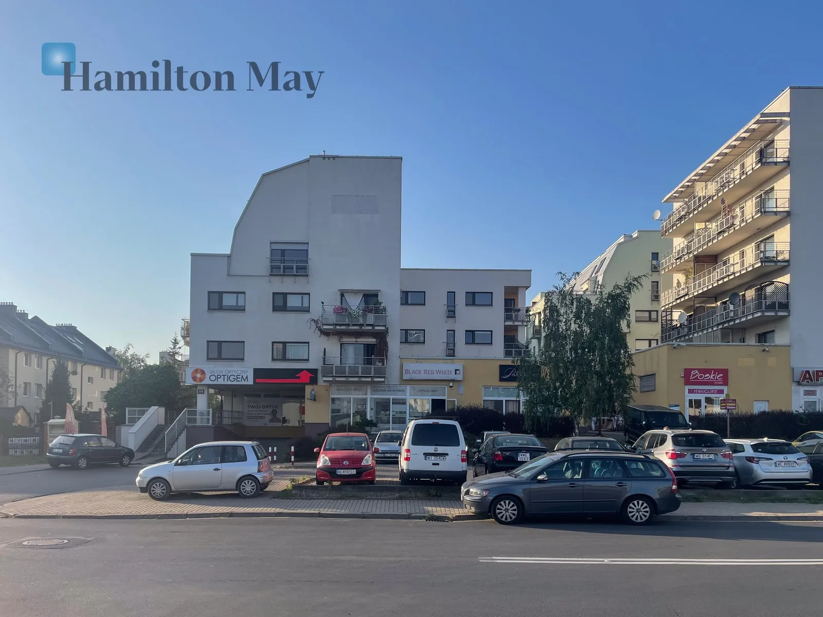 Distance to centre: 10.66 km Level: 3 Price: 6250 PLN Bedrooms: 5 Bathrooms: 2 - slider