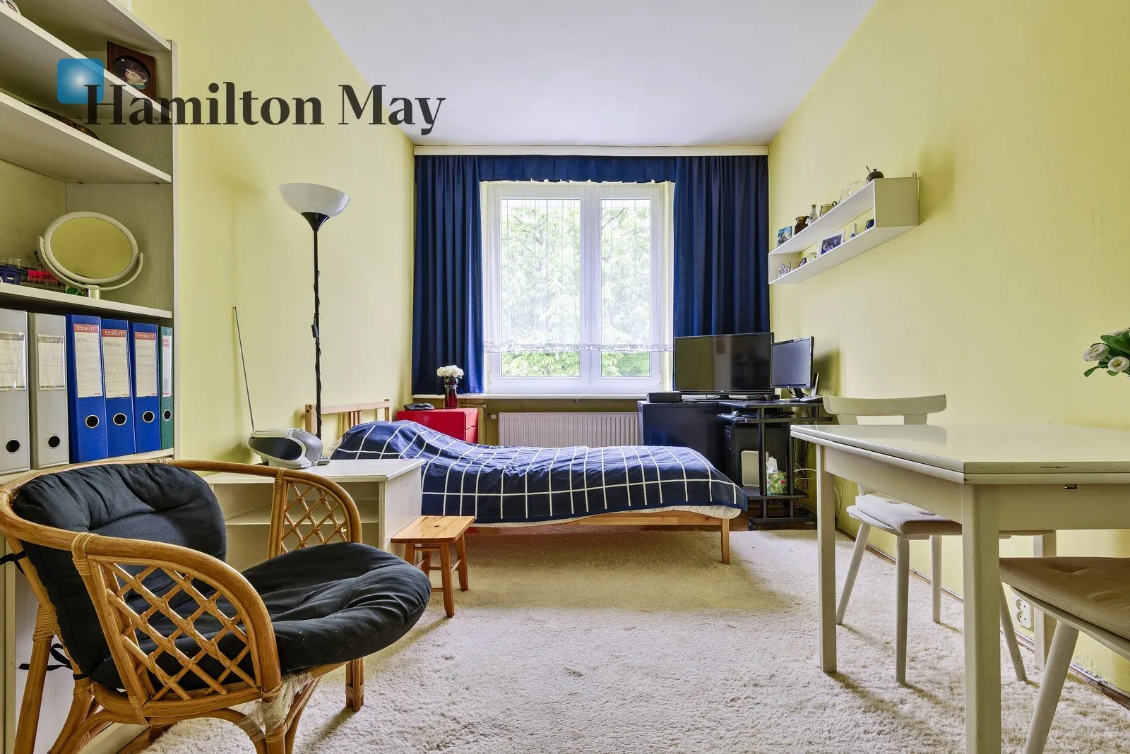 City: Warszawa Street: Fryderyka Joliot-Curie Region: Mokotów Subregion: Wierzbno Distance to centre: 3.96 km Level: 3 Price: 3700 PLN Bedrooms: 1 Bathrooms: 1 Size: 49.7m2 - slider