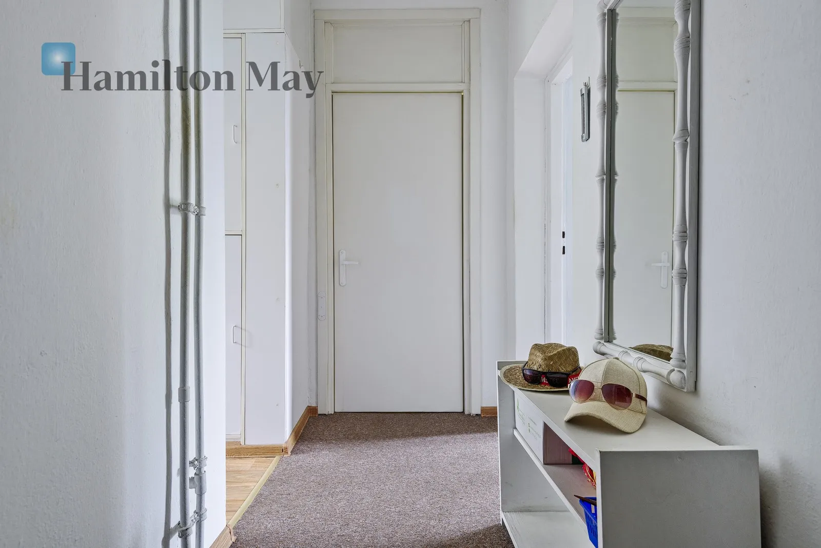 Street: Fryderyka Joliot-Curie Region: Mokotów Subregion: Wierzbno Distance to centre: 3.96 km Level: 3 Price: 3700 PLN Bedrooms: 1 Bathrooms: 1 Size: 49.7m2 - slider