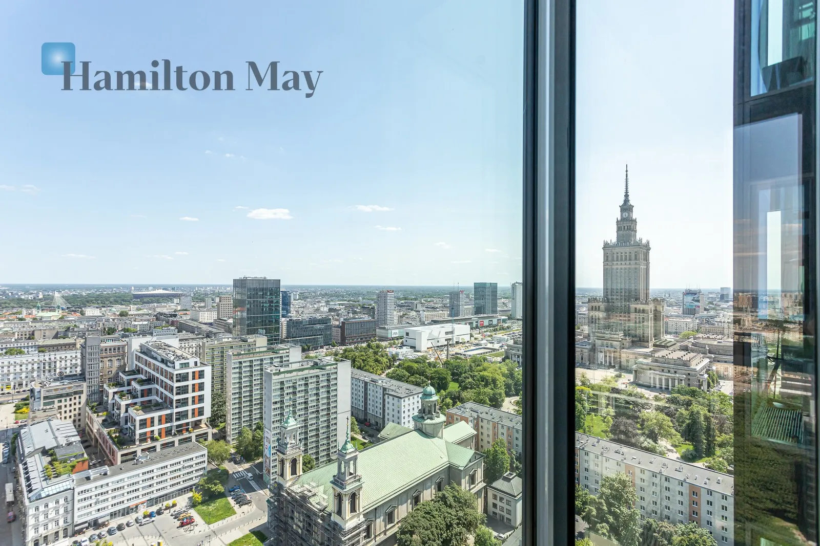 Elegancki, dwupokojowy apartament z widokiem na panoramę Warszawy w budynku Cosmopolitan