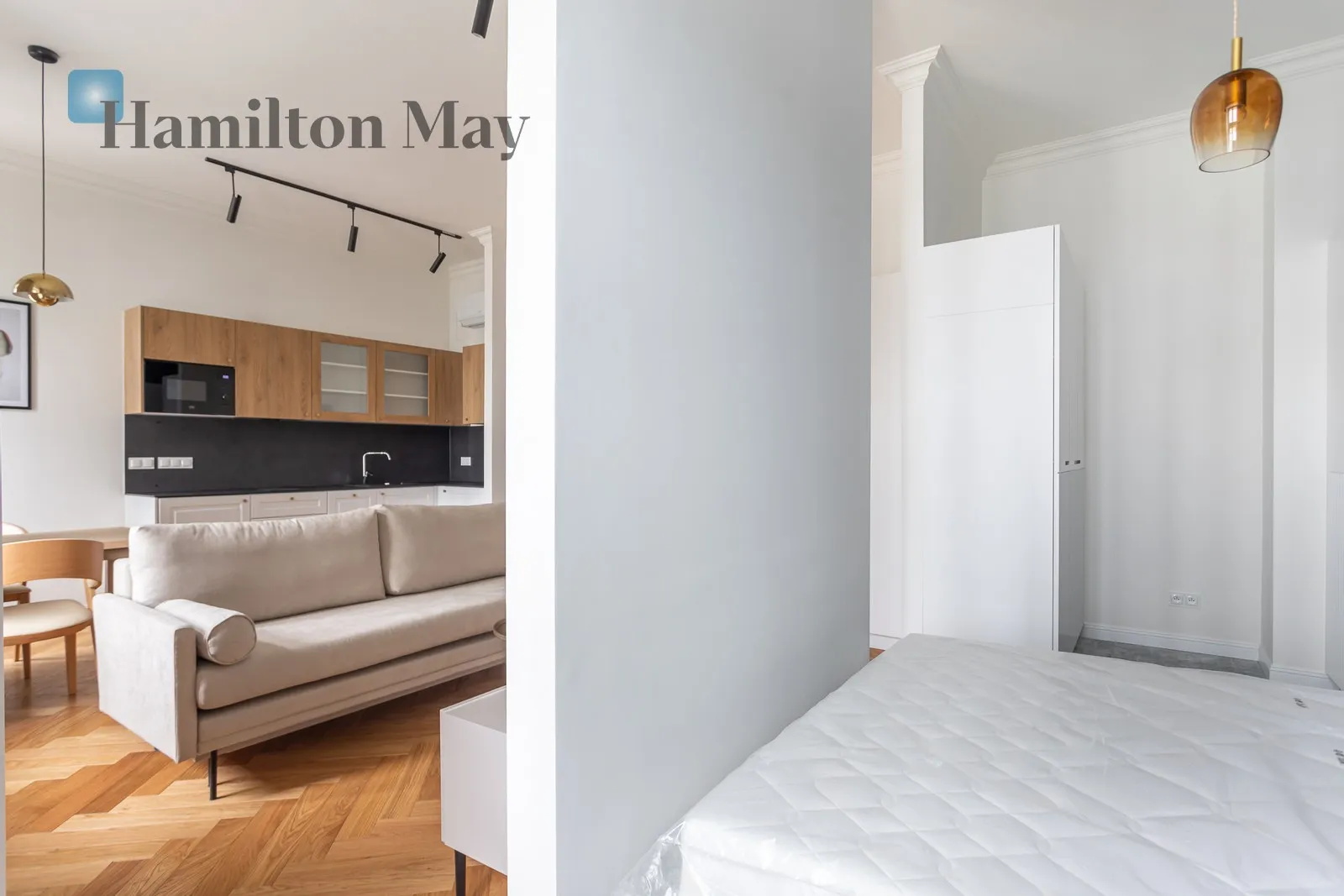 Distance to centre: 1.16 km Level: 6 Price: 1610 EUR Bedrooms: 1 Bathrooms: 1 - slider