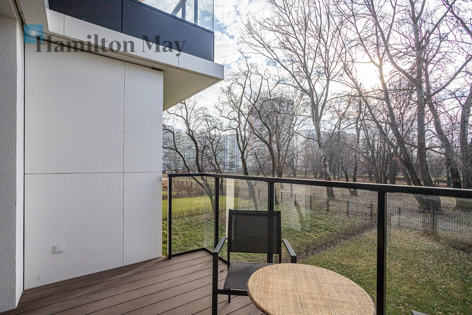 Distance to centre: 4.06 km Level: 1 Price: 5000 PLN Bedrooms: 1 Bathrooms: 1 Size: 47m2 Price/m2: 106 PLN - slider