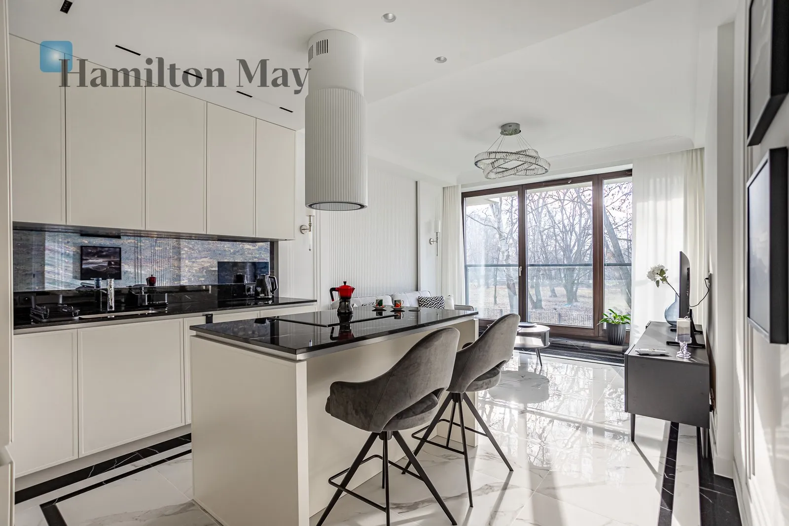 City: Warszawa Street: Stanisława Augusta Region: Praga-Południe Subregion: Kamionek Distance to centre: 4.06 km Level: 1 Price: 5000 PLN Bedrooms: 1 Bathrooms: 1 Size: 47m2 Price/m2: 106 PLN - slider