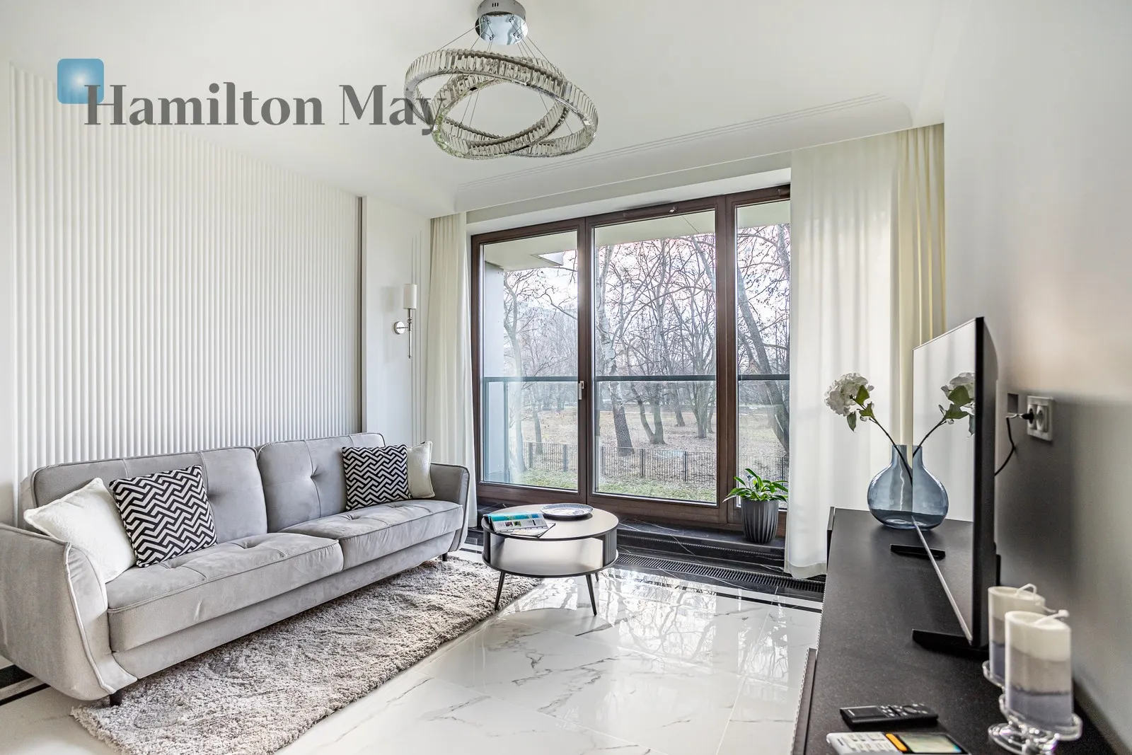 City: Warszawa Street: Stanisława Augusta Region: Praga-Południe Subregion: Kamionek Distance to centre: 4.06 km Level: 1 Price: 5000 PLN Bedrooms: 1 Bathrooms: 1 Size: 47m2 - slider