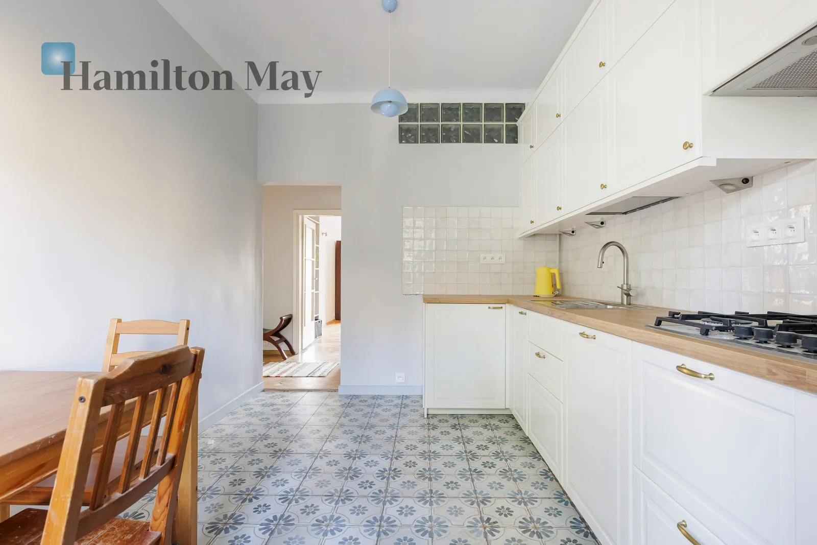 Region: Śródmieście Subregion: Śródmieście Południowe Distance to centre: 1.04 km Level: 3 Price: 7500 PLN Bedrooms: 2 Bathrooms: 1 Size: 69.47m2 Price/m2: 108 PLN - slider