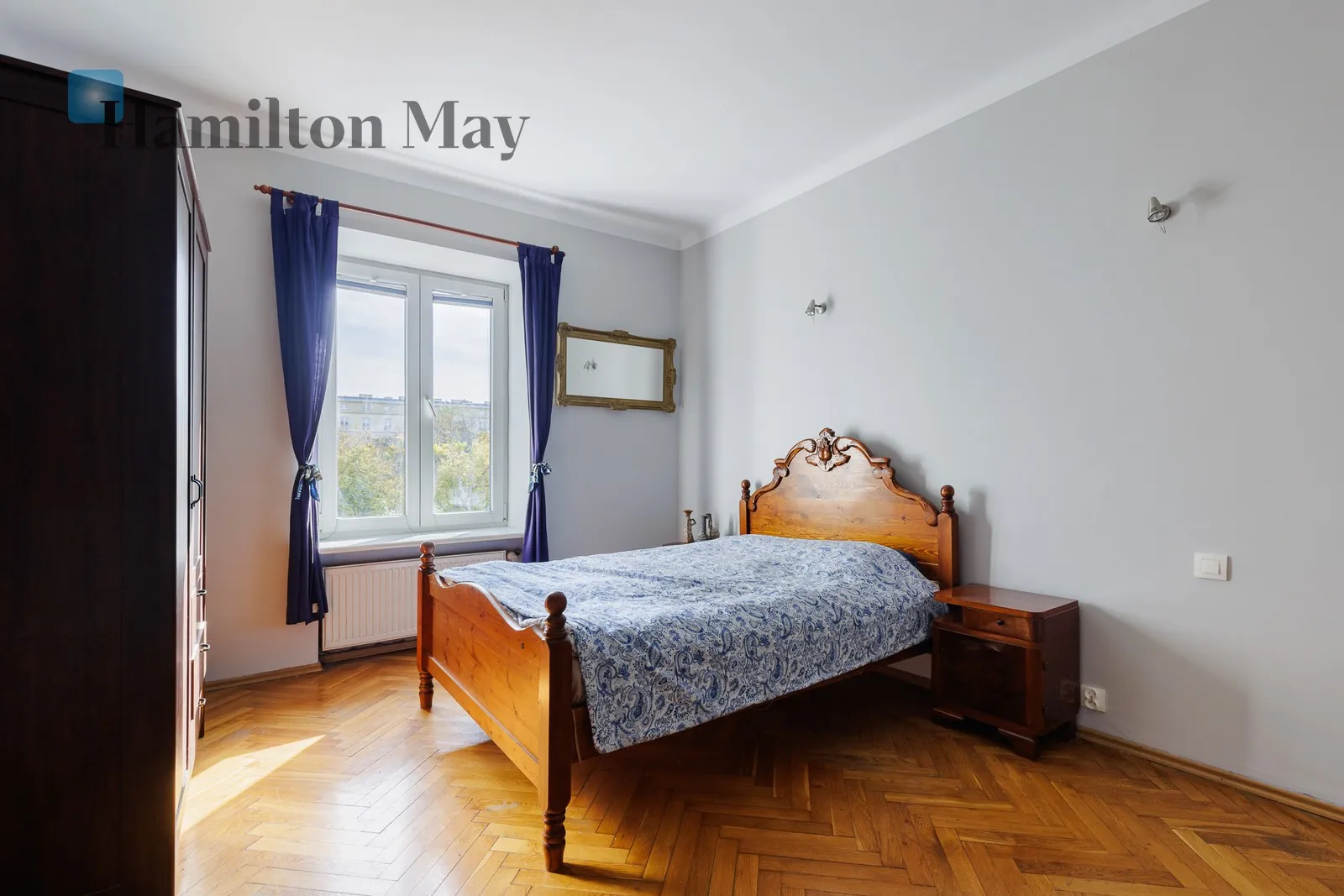City: Warszawa Street: Mokotowska Region: Śródmieście Subregion: Śródmieście Południowe Distance to centre: 1.04 km Level: 3 Price: 7500 PLN Bedrooms: 2 - slider