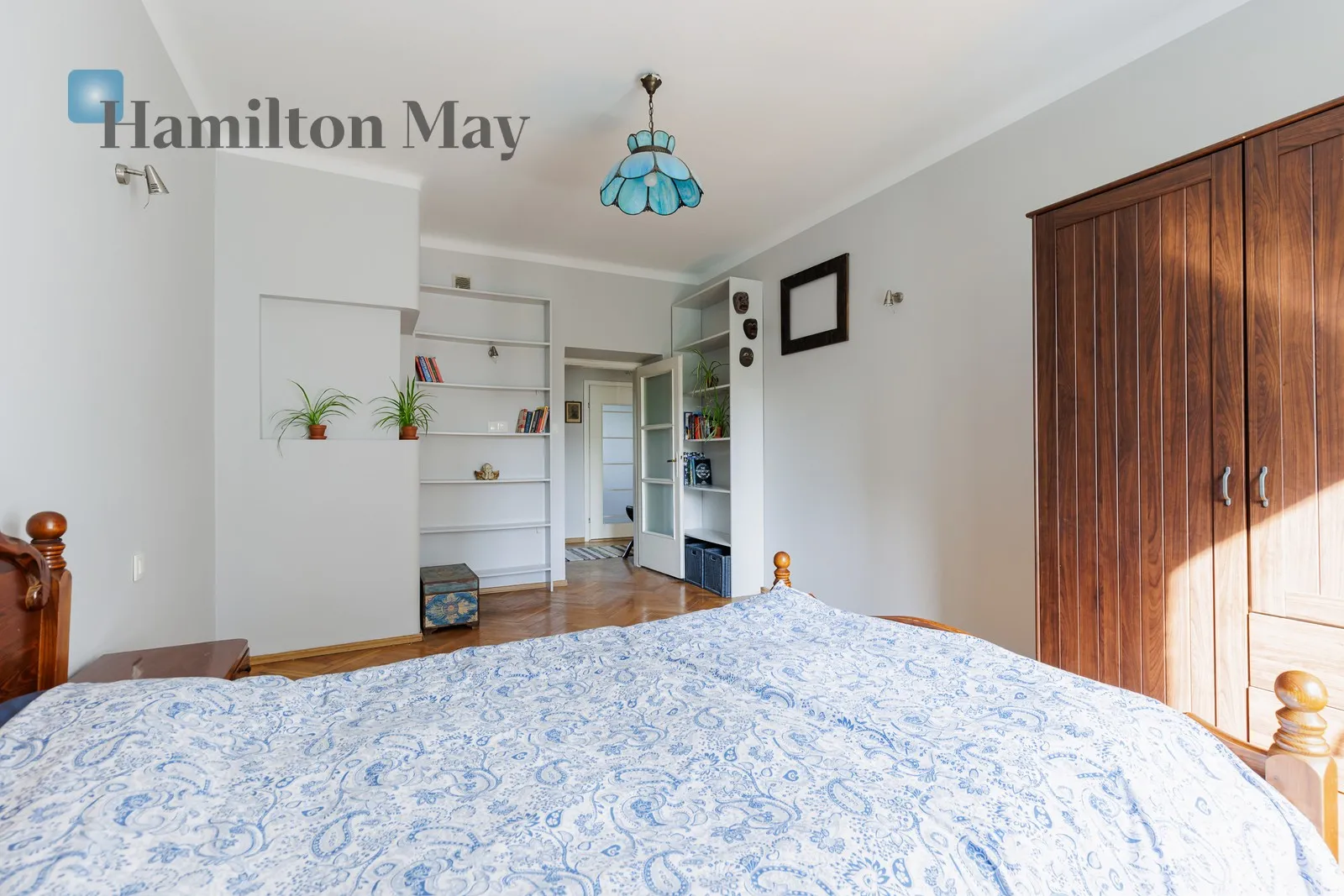 Street: Mokotowska Region: Śródmieście Subregion: Śródmieście Południowe Distance to centre: 1.04 km Level: 3 Price: 7500 PLN Bedrooms: 2 Bathrooms: 1 - slider