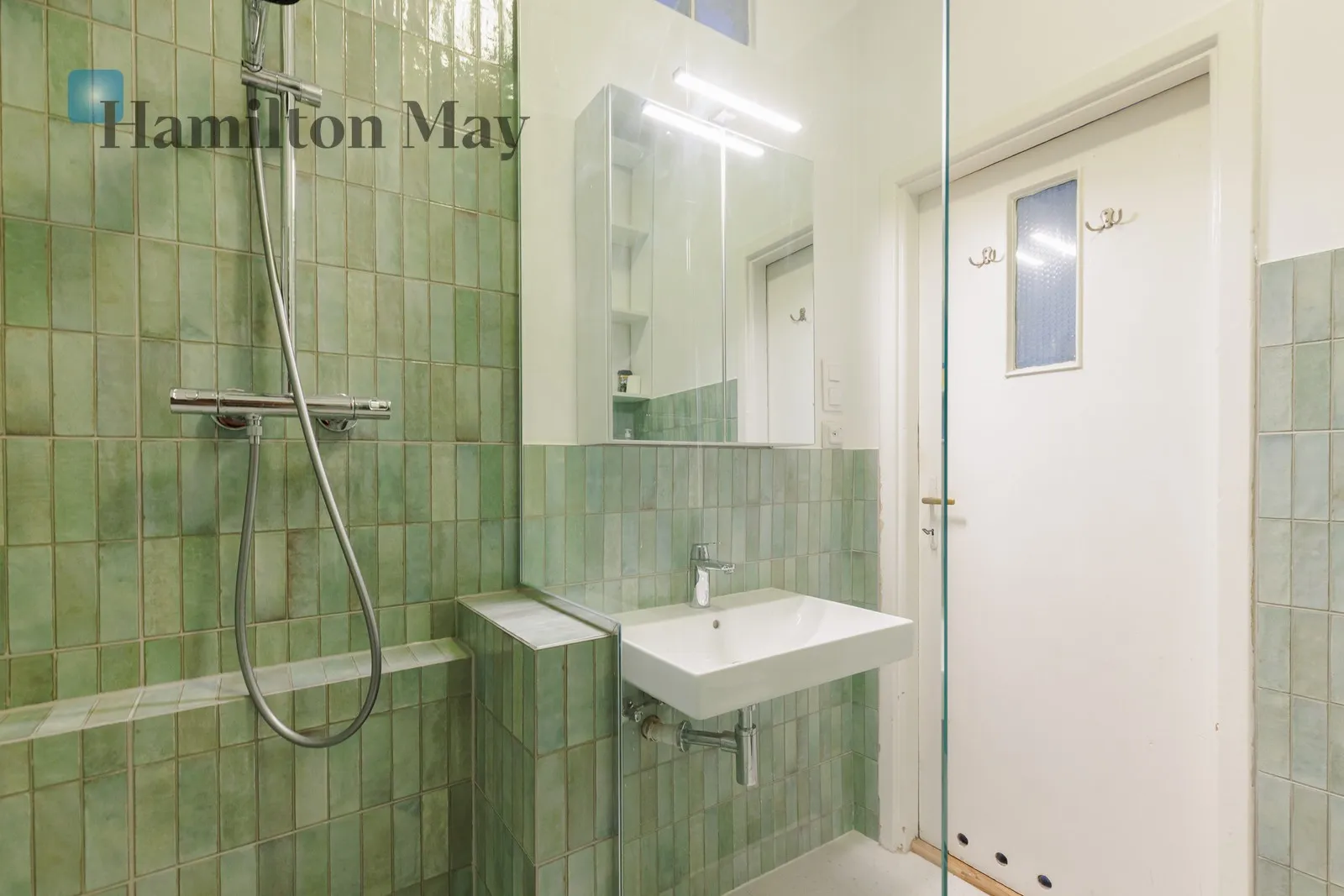 City: Warszawa Street: Mokotowska Region: Śródmieście Subregion: Śródmieście Południowe Distance to centre: 1.04 km Level: 3 Price: 7500 PLN - slider