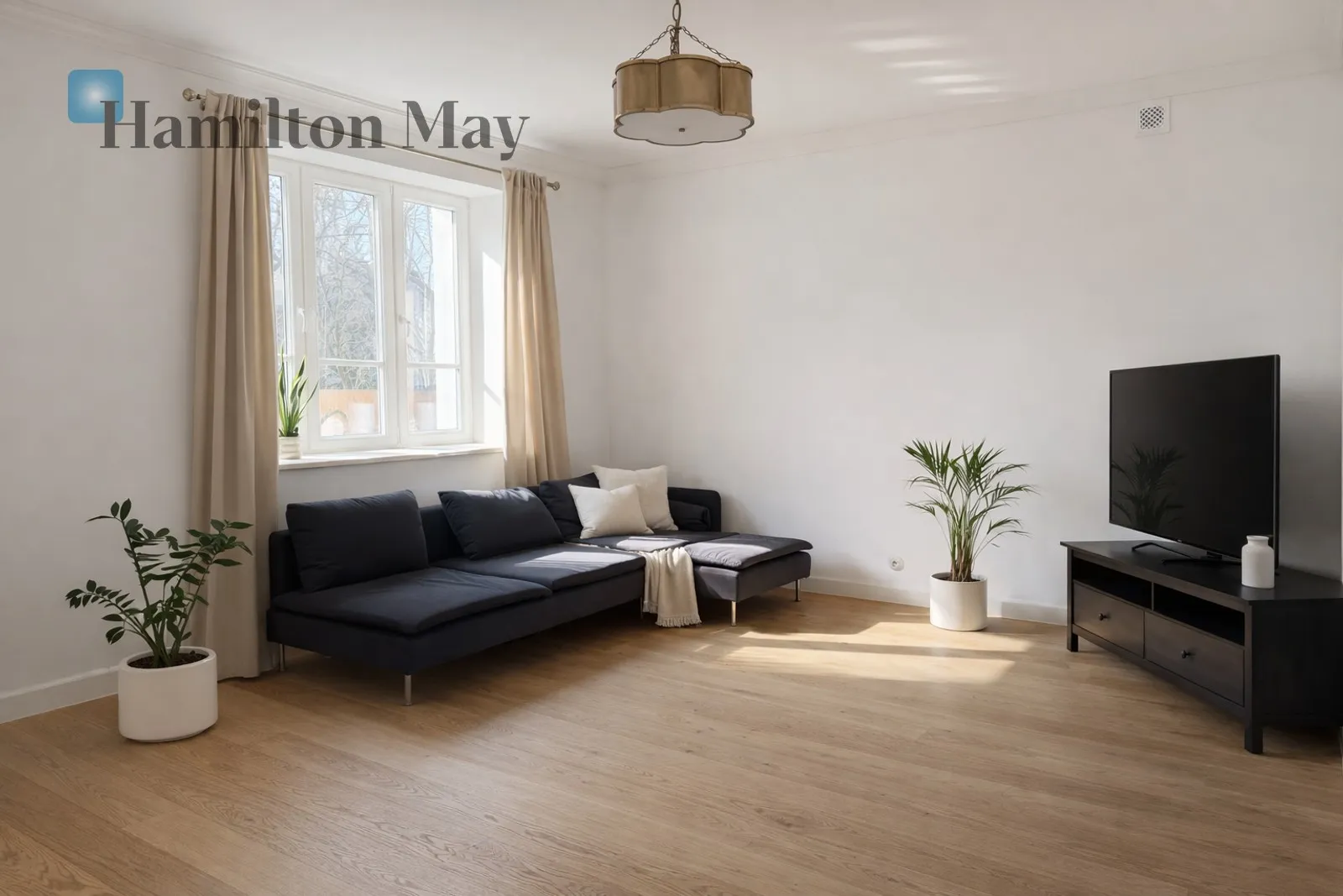 Region: Mokotów Subregion: Stegny Distance to centre: 4.83 km Price: 22500 PLN Bedrooms: 5 Bathrooms: 3 Plot size: 600m2 Price/m2: 107 PLN - slider